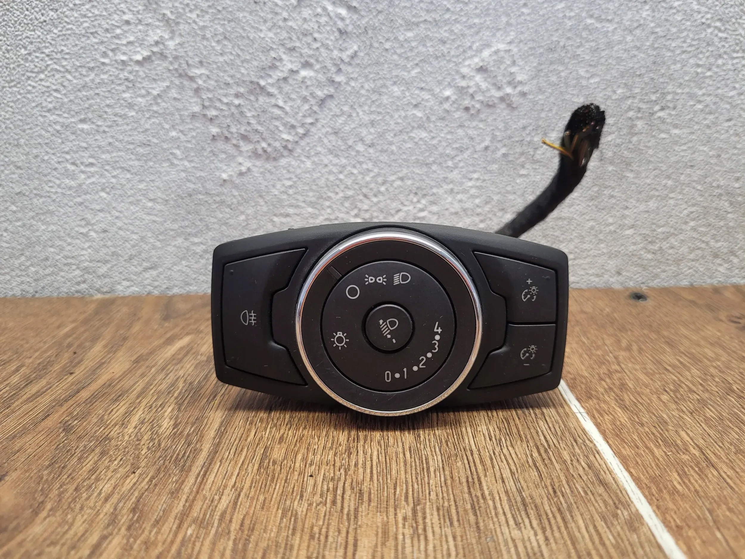 Ford Mondeo MK5 DG9T-13D061-JEW prełącznik SVETIEL