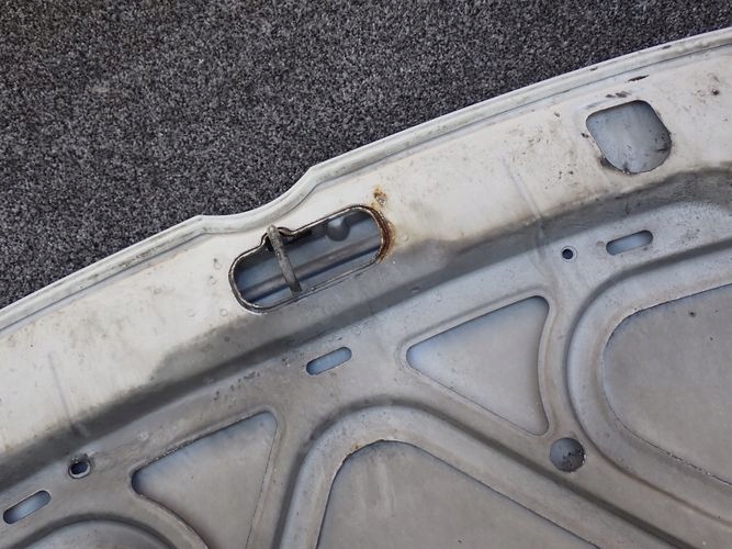 VW FOX PREDNÁ KAPOTA