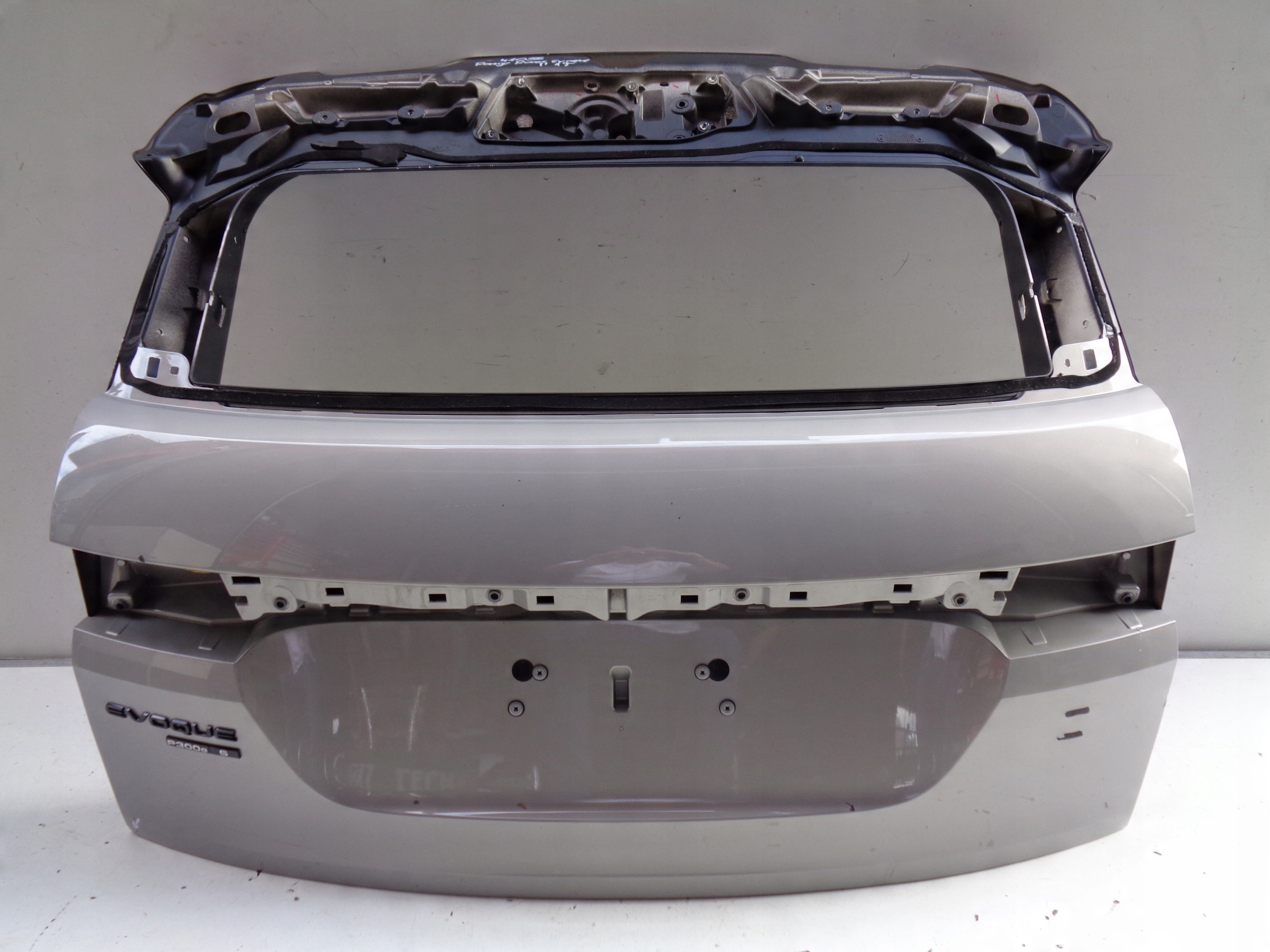 ZADNÁ KAPOTA RANGE ROVER EVOQUE II 19- NR 41056