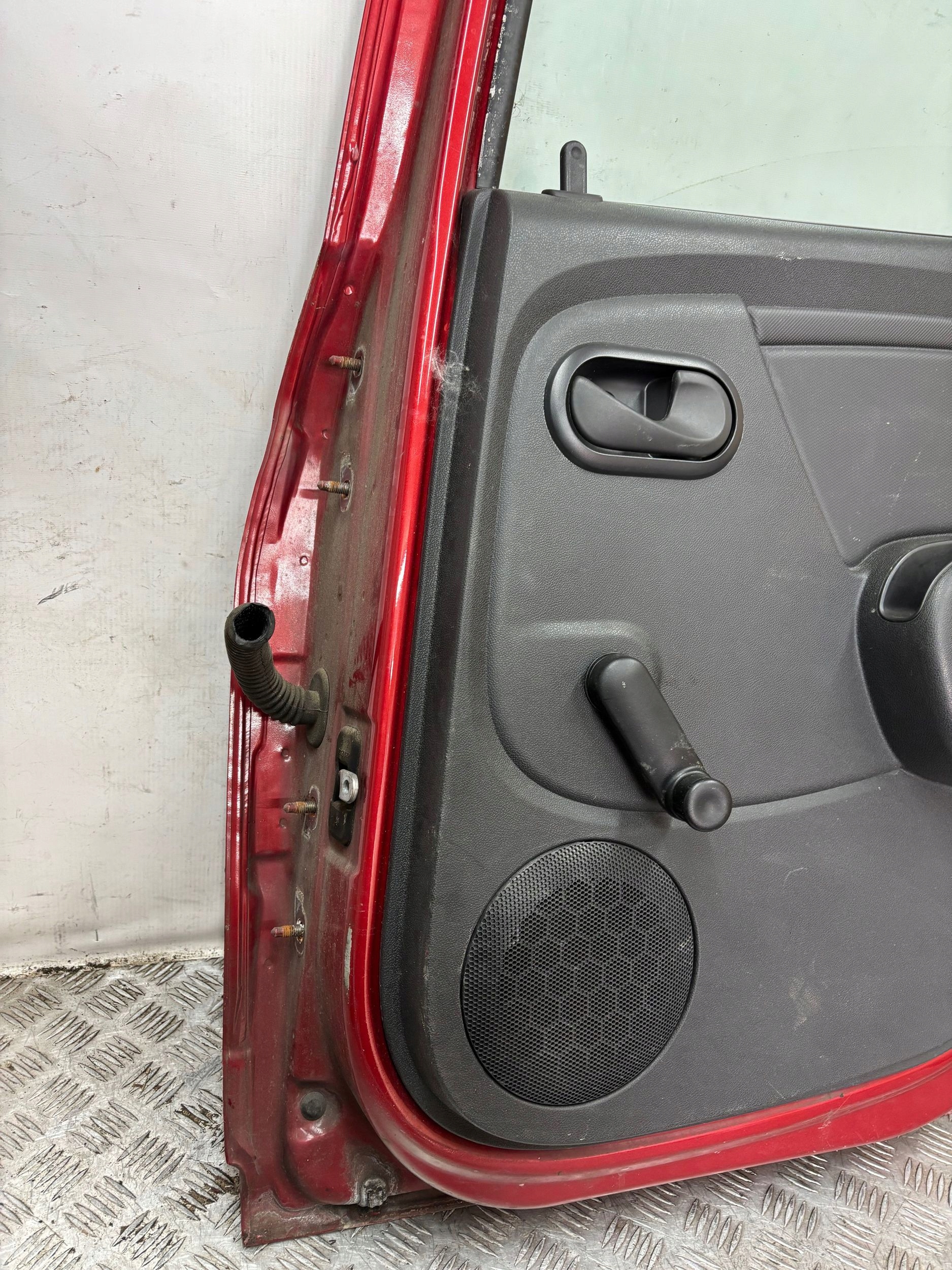 PRAVE ZADNE DVERE DACIA SANDERO I 08-