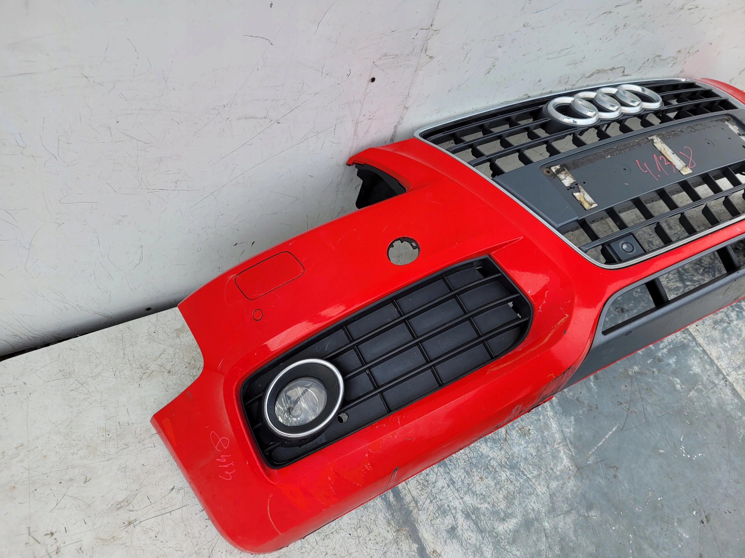 AUDI S5 8T XENON PDC 8T0807437D PREDNÝ NÁRAZNÍK