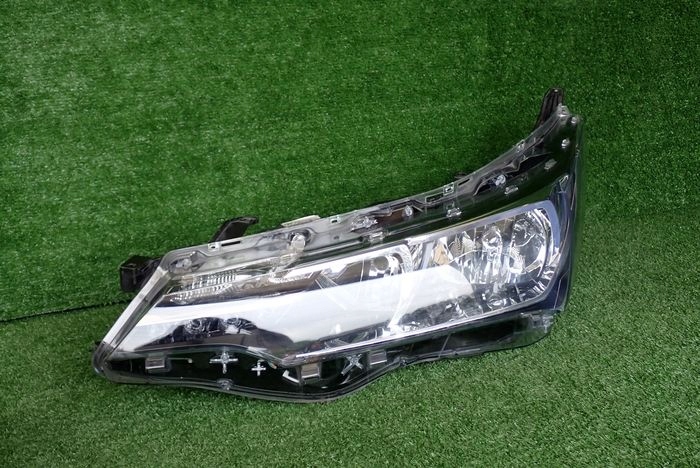 TOYOTA COROLLA E16 LIFT 16-19 LAVE PREDNE SVETLO