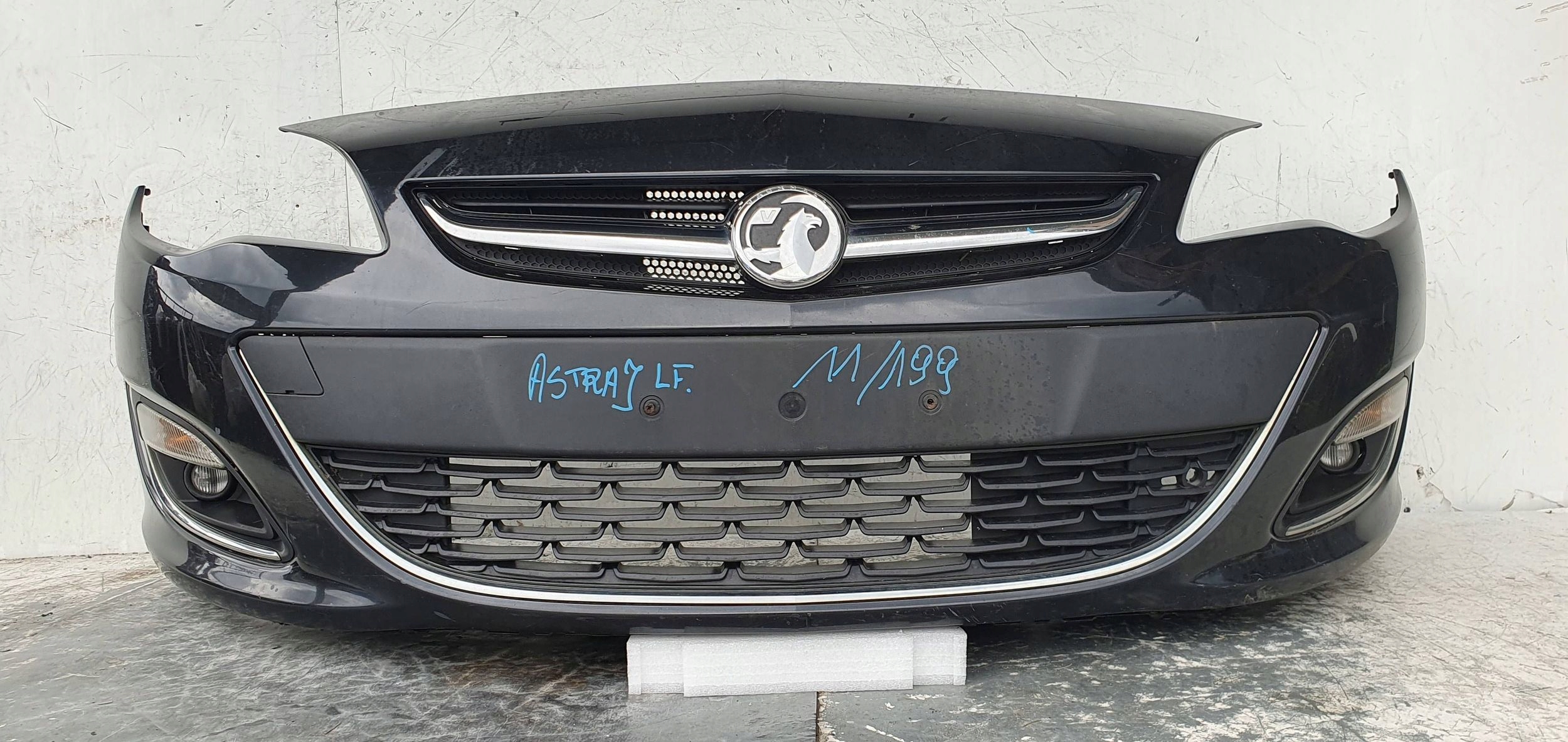 Opel Astra J LIFT PREDNÝ NÁRAZNÍK 13368660
