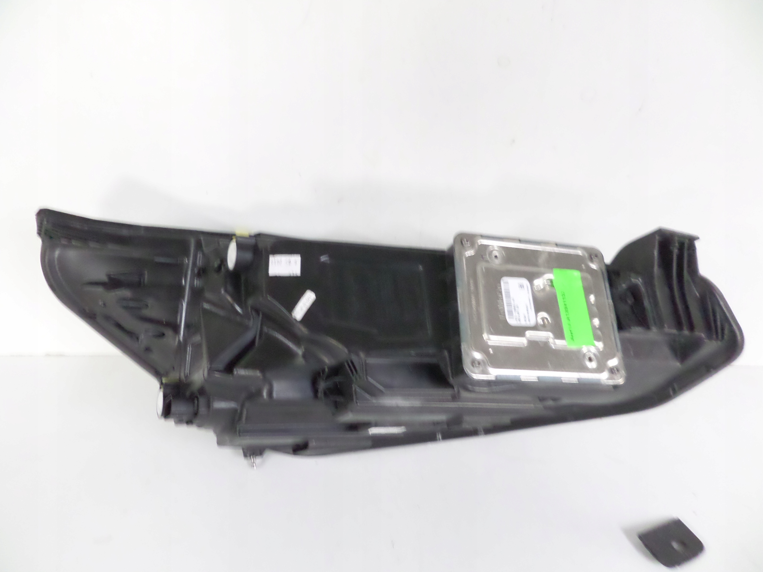 LAVE PREDNE SVETLO FORD FOCUS MK4 18-