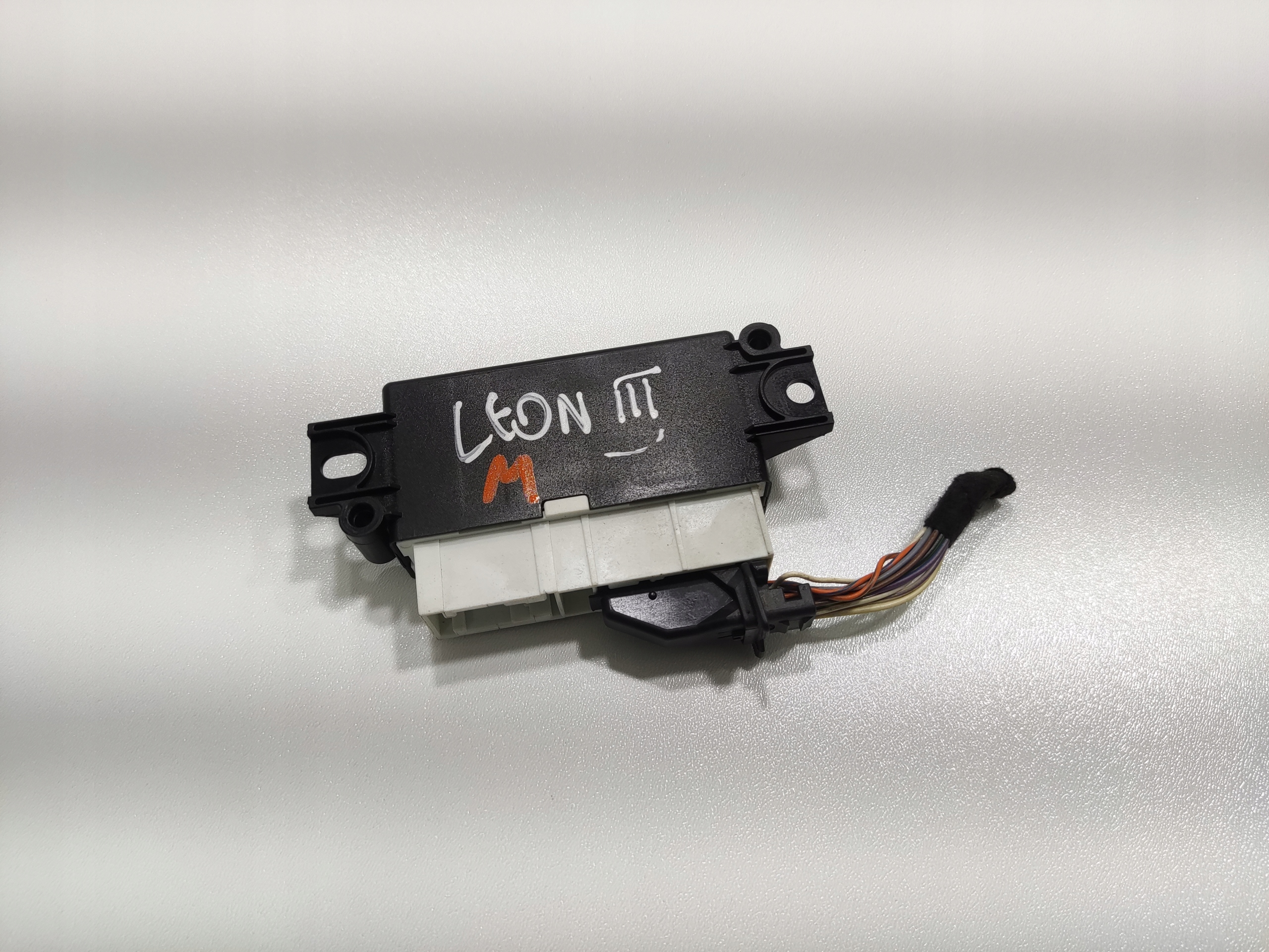 MODUL RIADIACA JEDNOTKA PARKOVACÍCH SENZOROV PDC SEAT LEON III 5F 5Q0919283D 12-16