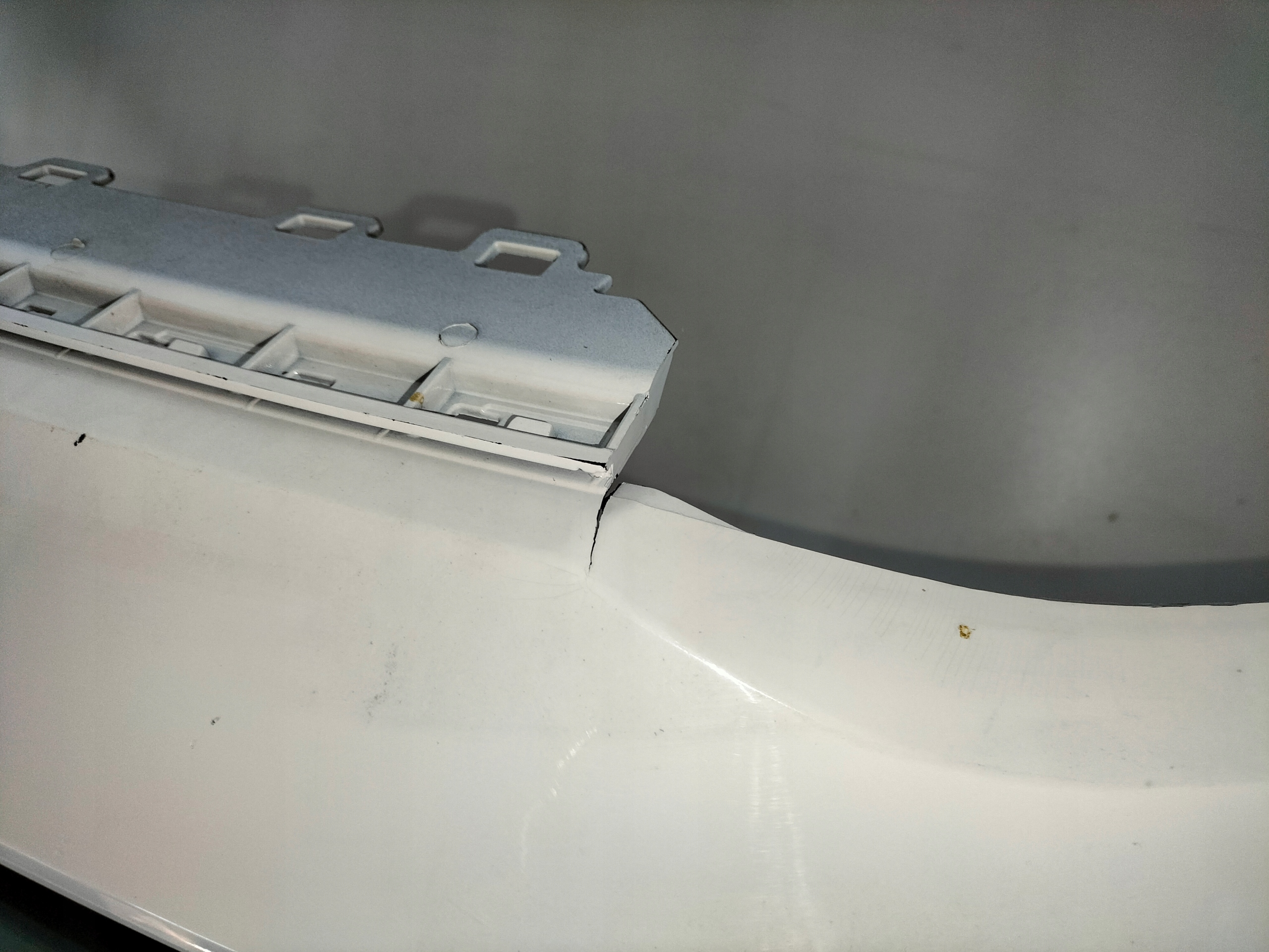 PREDNÝ NÁRAZNÍK VW TAIGUN 20-
