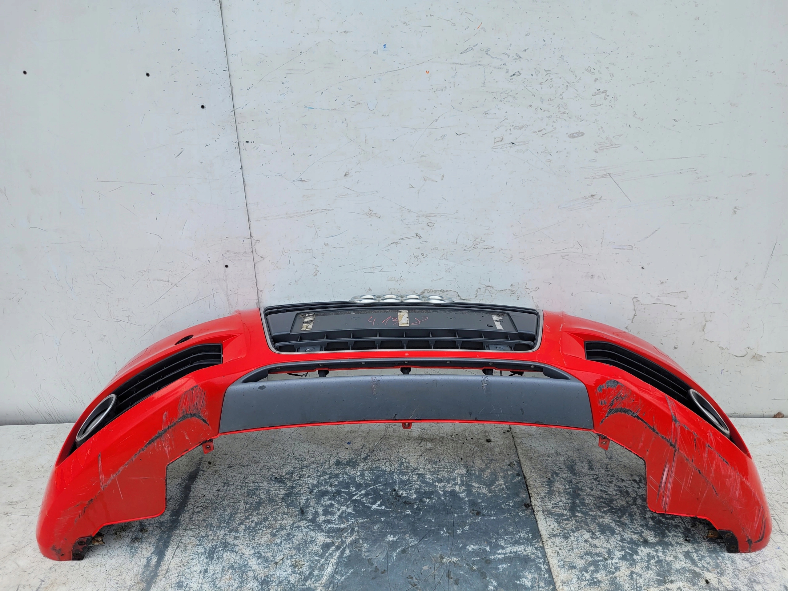 AUDI S5 8T XENON PDC 8T0807437D PREDNÝ NÁRAZNÍK