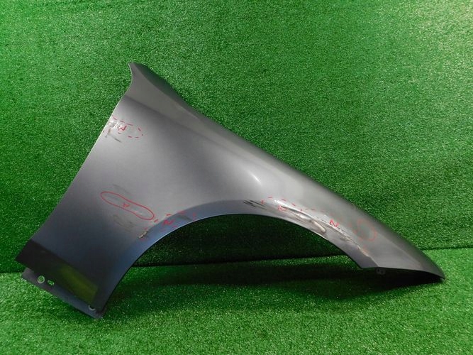 MERCEDES W257 257 CLS PRAVY PREDNY BLATNIK