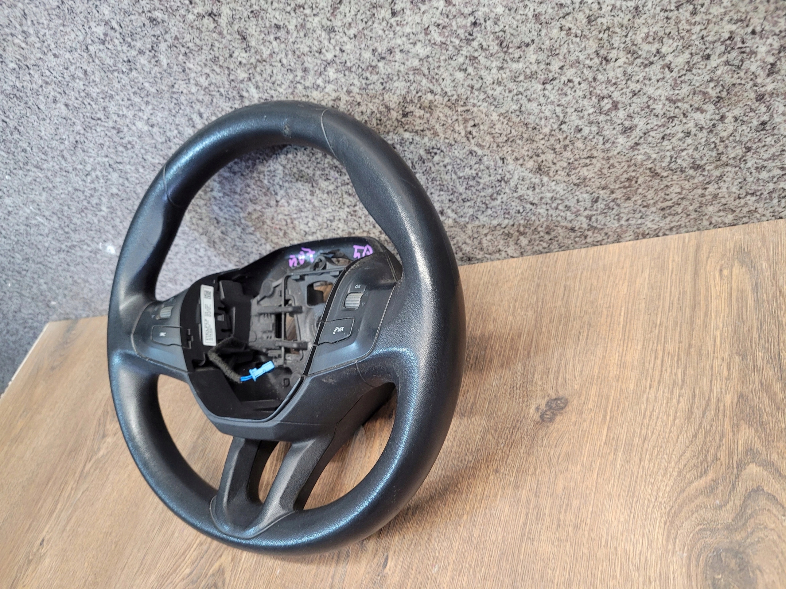 PEUGEOT 208 MULTIFUNKCNY VOLANT 96750123ZD