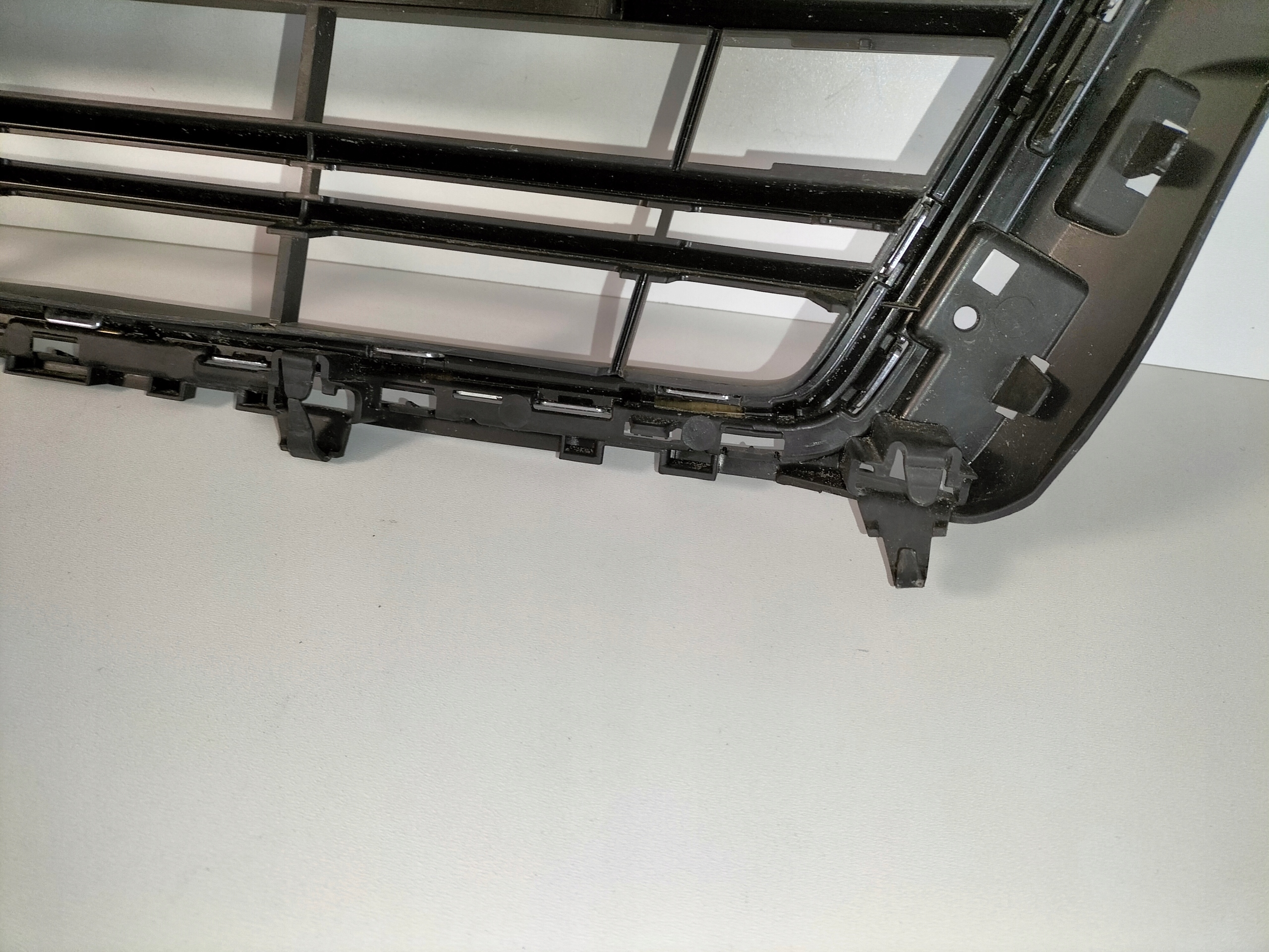 MRIEZKA LISTA AUDI A3 8V LIFT 16- HB