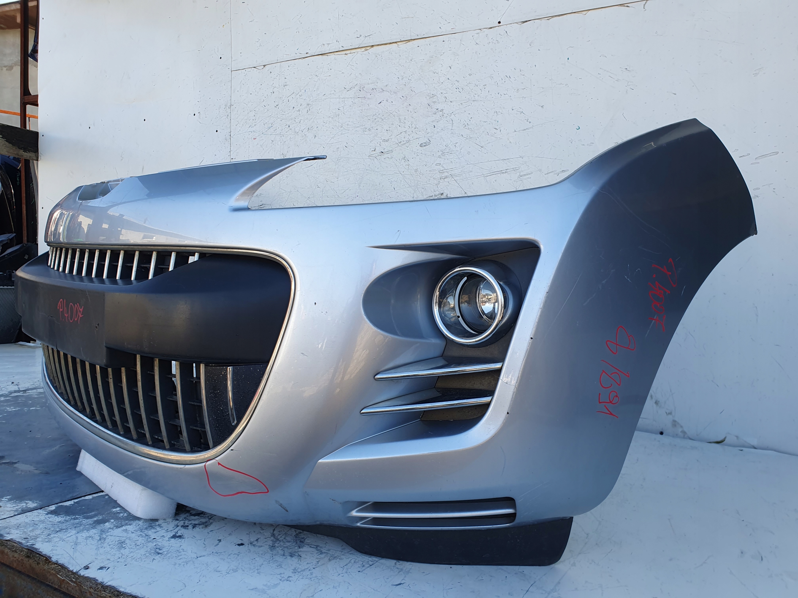 Peugeot 4007 PREDNÝ NÁRAZNÍK