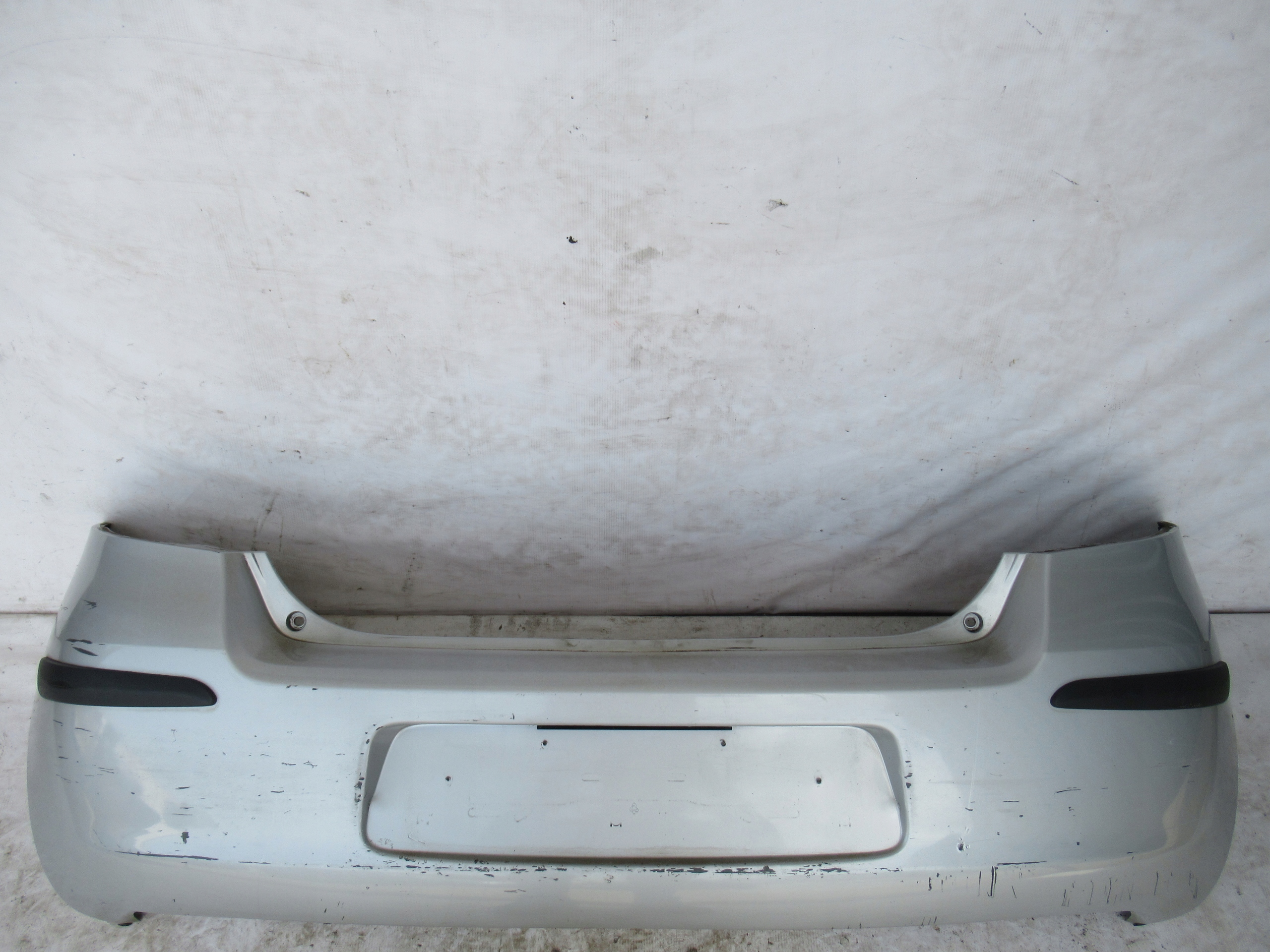 ZADNÝ NÁRAZNÍK TOYOTA YARIS II 2