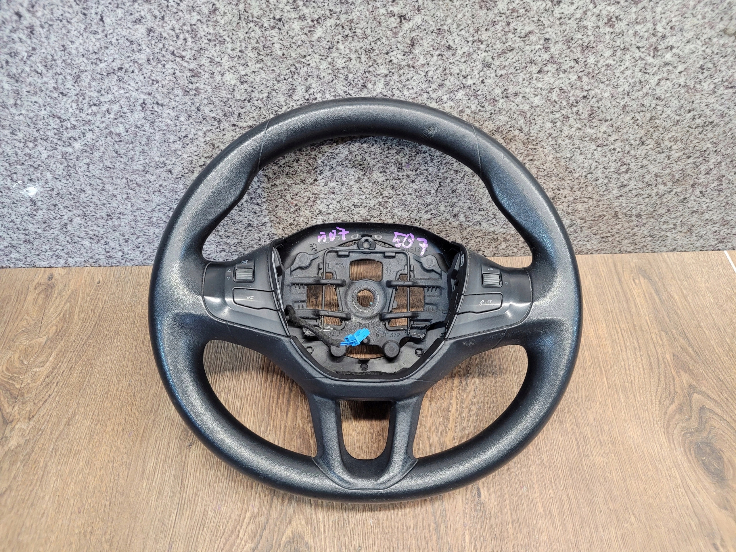 PEUGEOT 208 MULTIFUNKCNY VOLANT 96750123ZD