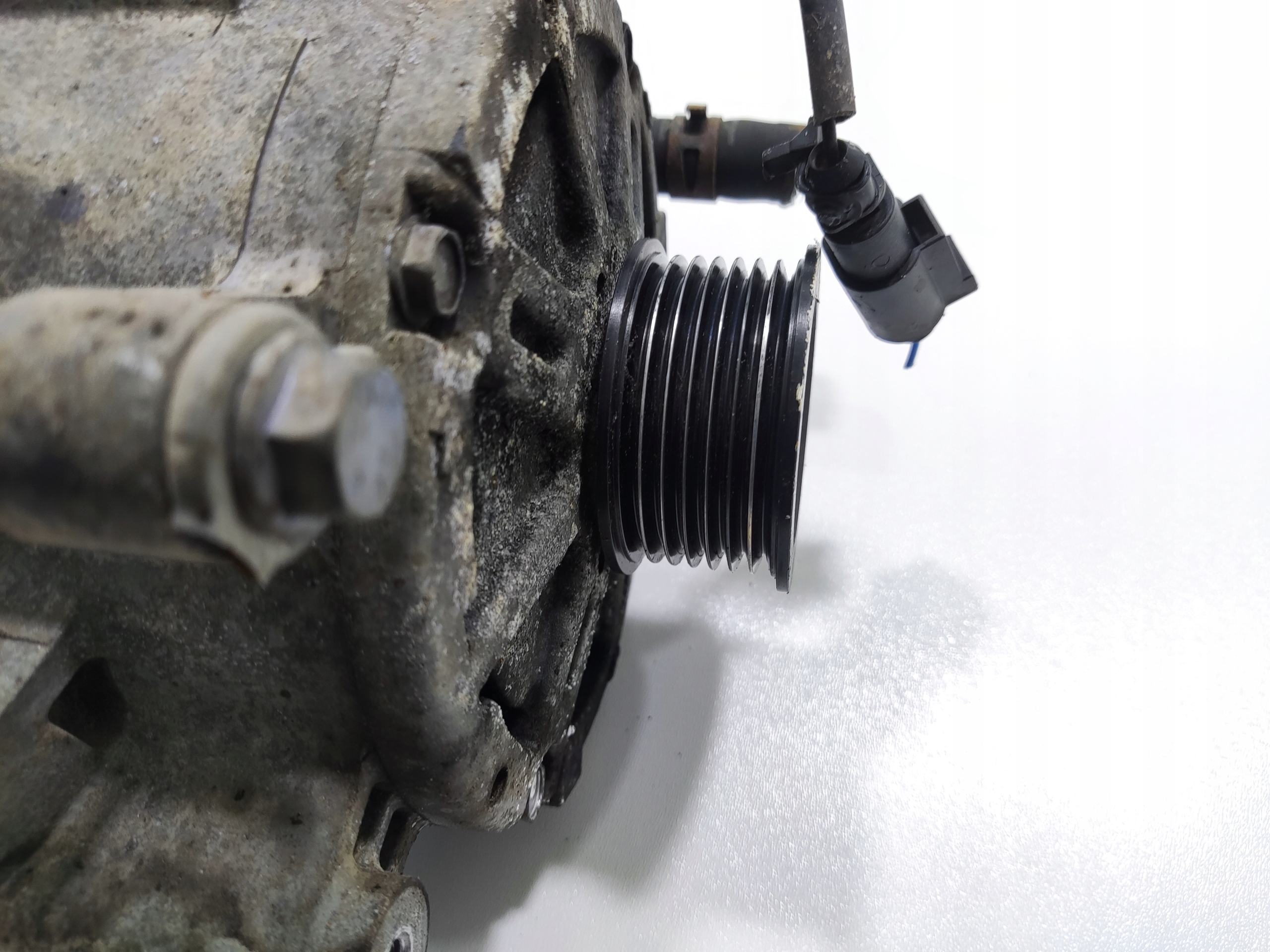 ALTERNÁTOR PORSCHE CAYENNE I 4.8 V8 94860302500 2007-2009 LIFT