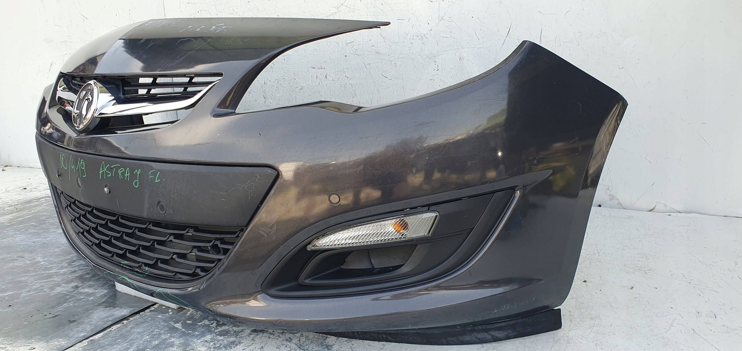 Opel Astra J lift PDC PREDNÝ NÁRAZNÍK 13368660