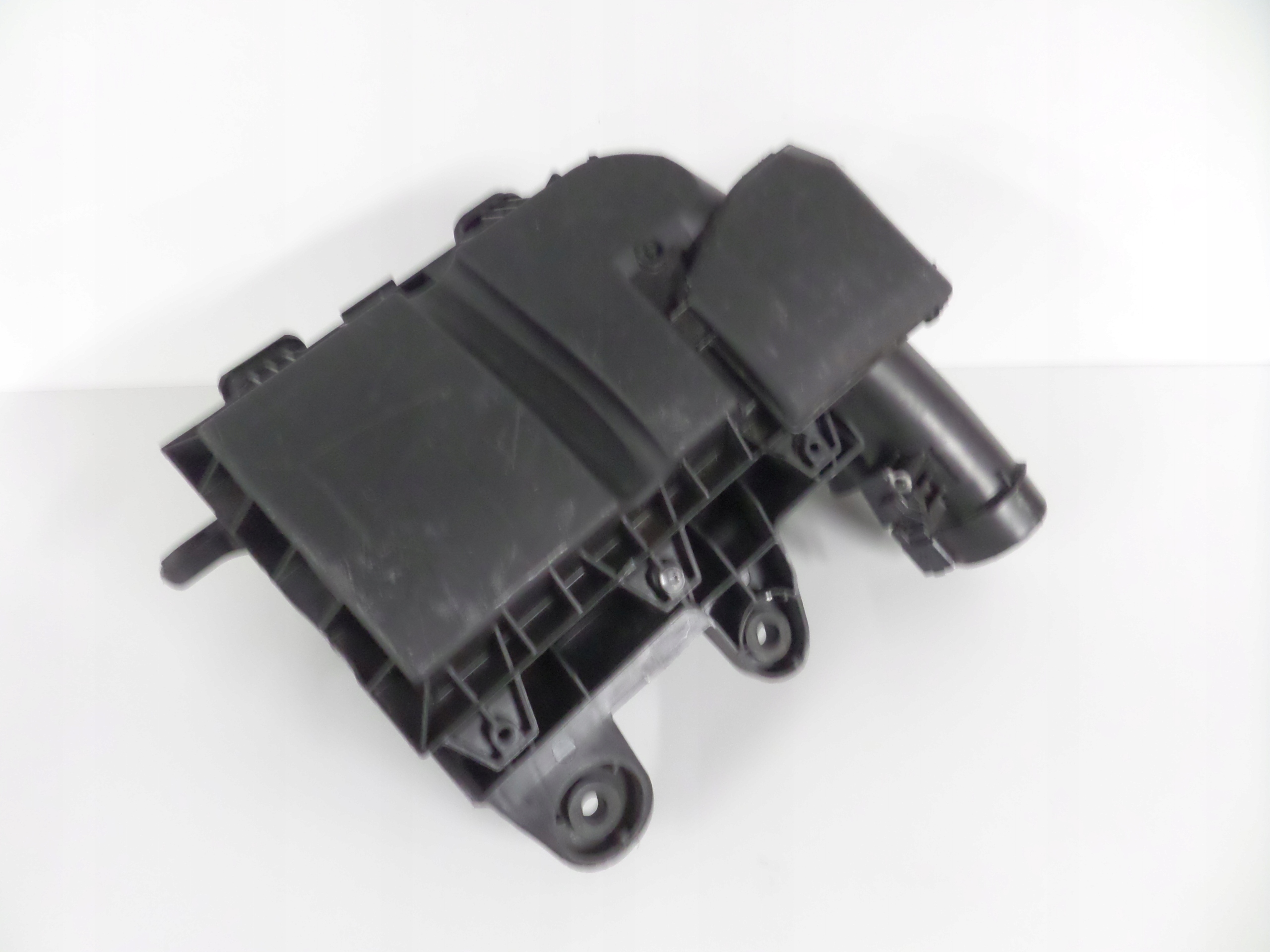 OBAL VZDUCHOVÉHO FILTERA PEUGEOT 3008 5008 II 16-