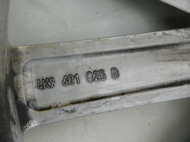 AUDI A6 C8 8,5Jx20 ET37 HLINÍKOVÝ DISK