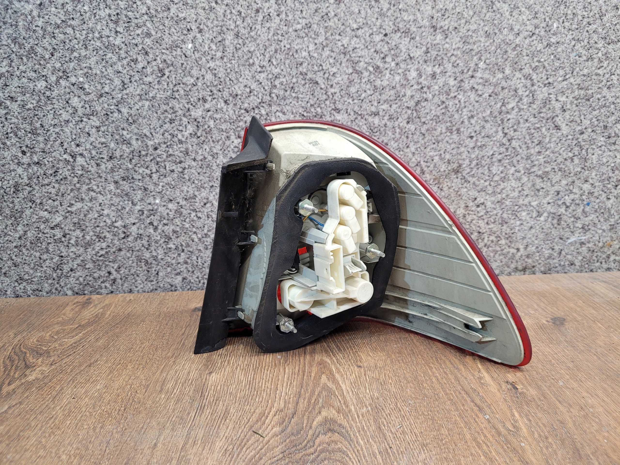 BMW 3 E91 LIFT LAVE ZADNE SVETLO 4871737