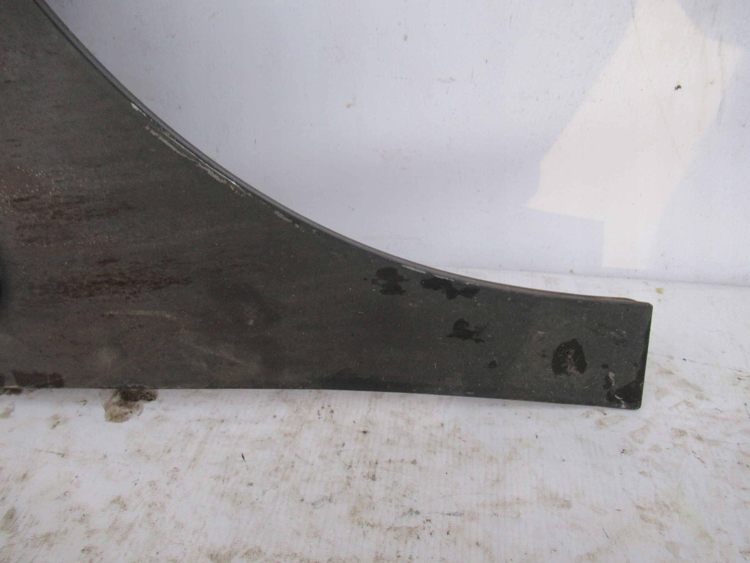 PRAVÝ PREDNÝ BLATNÍK BERLINGO PARTNER 08-