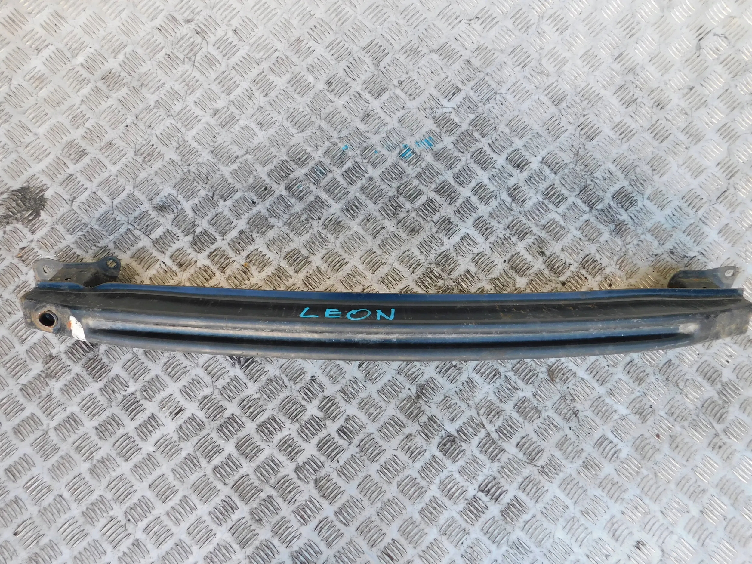 VÝSTUHA ZADNÉHO NÁRAZNÍKA SEAT LEON II 2