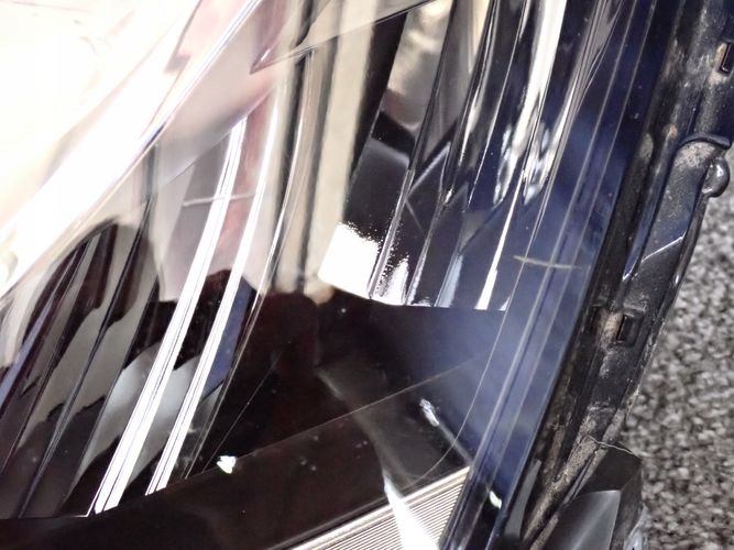 TESLA III FULL LED LAVE PREDNE SVETLO 1077375-00