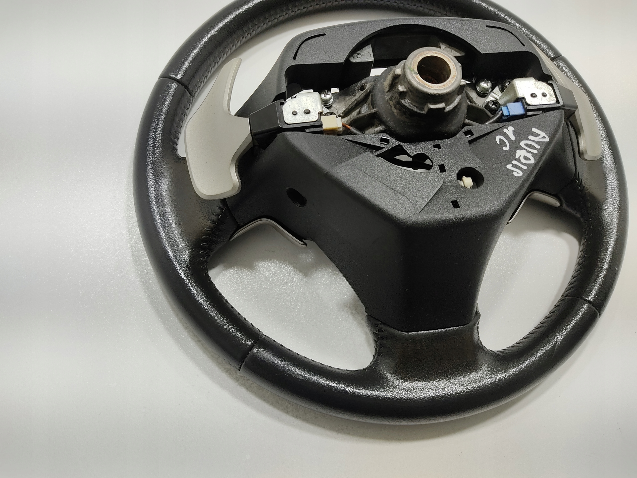 MULTIFUNKCNY VOLANT PADLA RADENIA RYCHLOSTI TOYOTA AURIS I E15 2006-2009