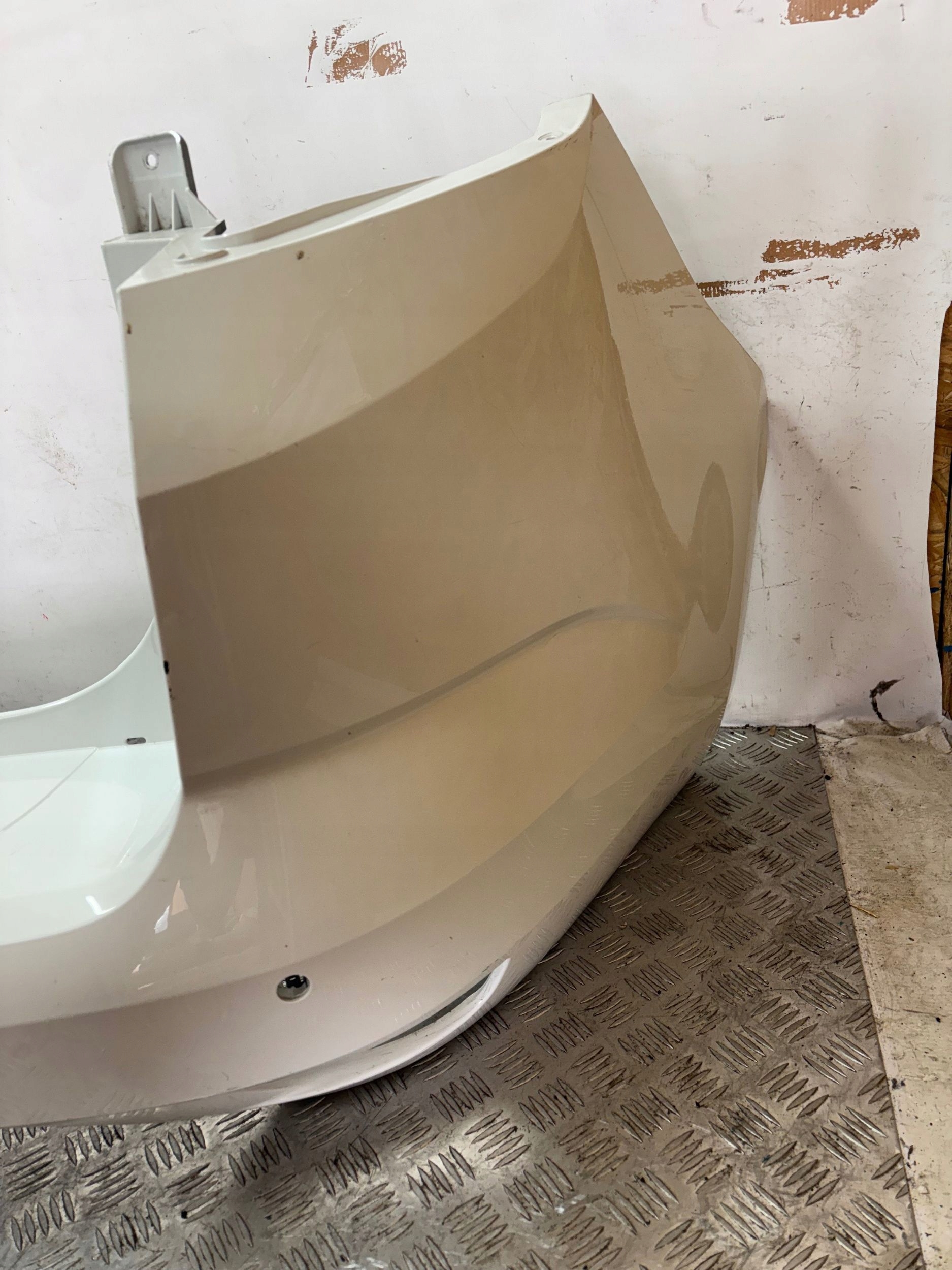 ZADNÝ NÁRAZNÍK RENAULT MEGANE IV 4 KOMBI PDC