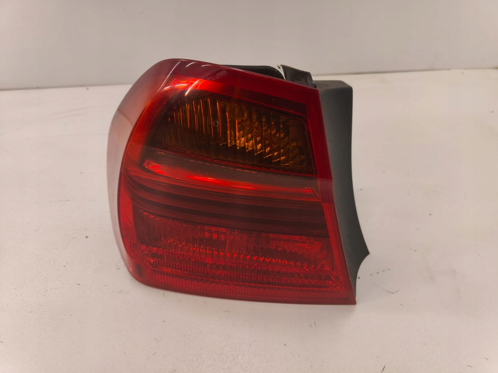 BMW e90 05-09 LAVE ZADNE SVETLO