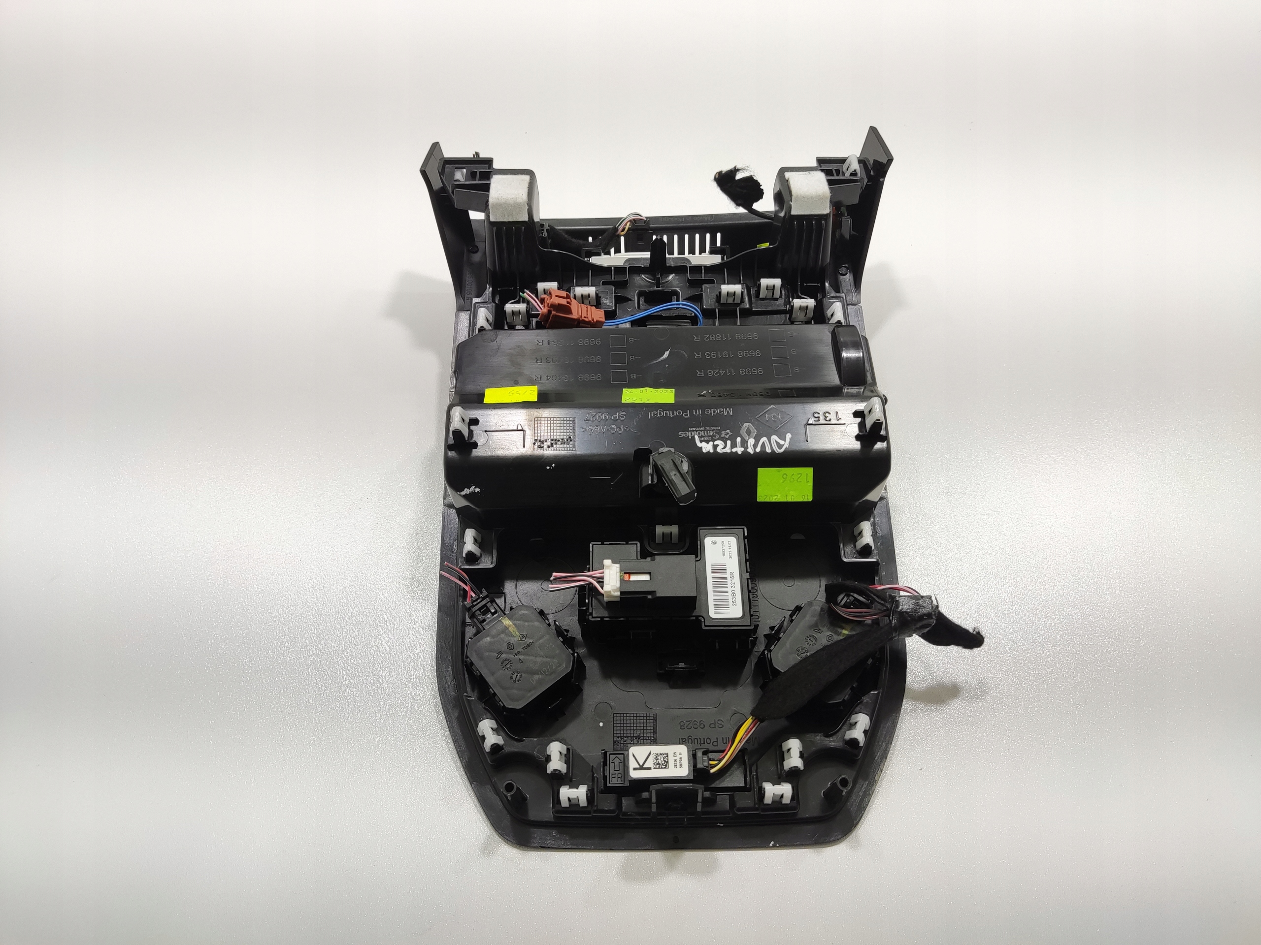 OSVETLENIE INTERIERU STROPNICE RENAULT AUSTRAL 2022-2025 253B03215R