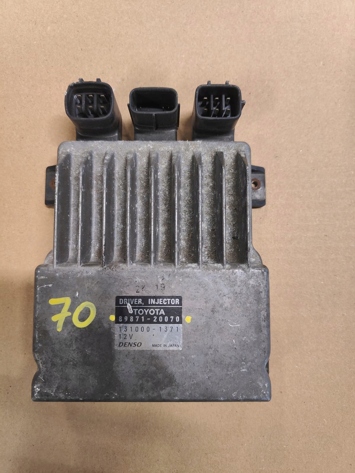 Toyota Avensis oe 89871-20070 MODUL RIADIACA JEDNOTKA TRYSIEK