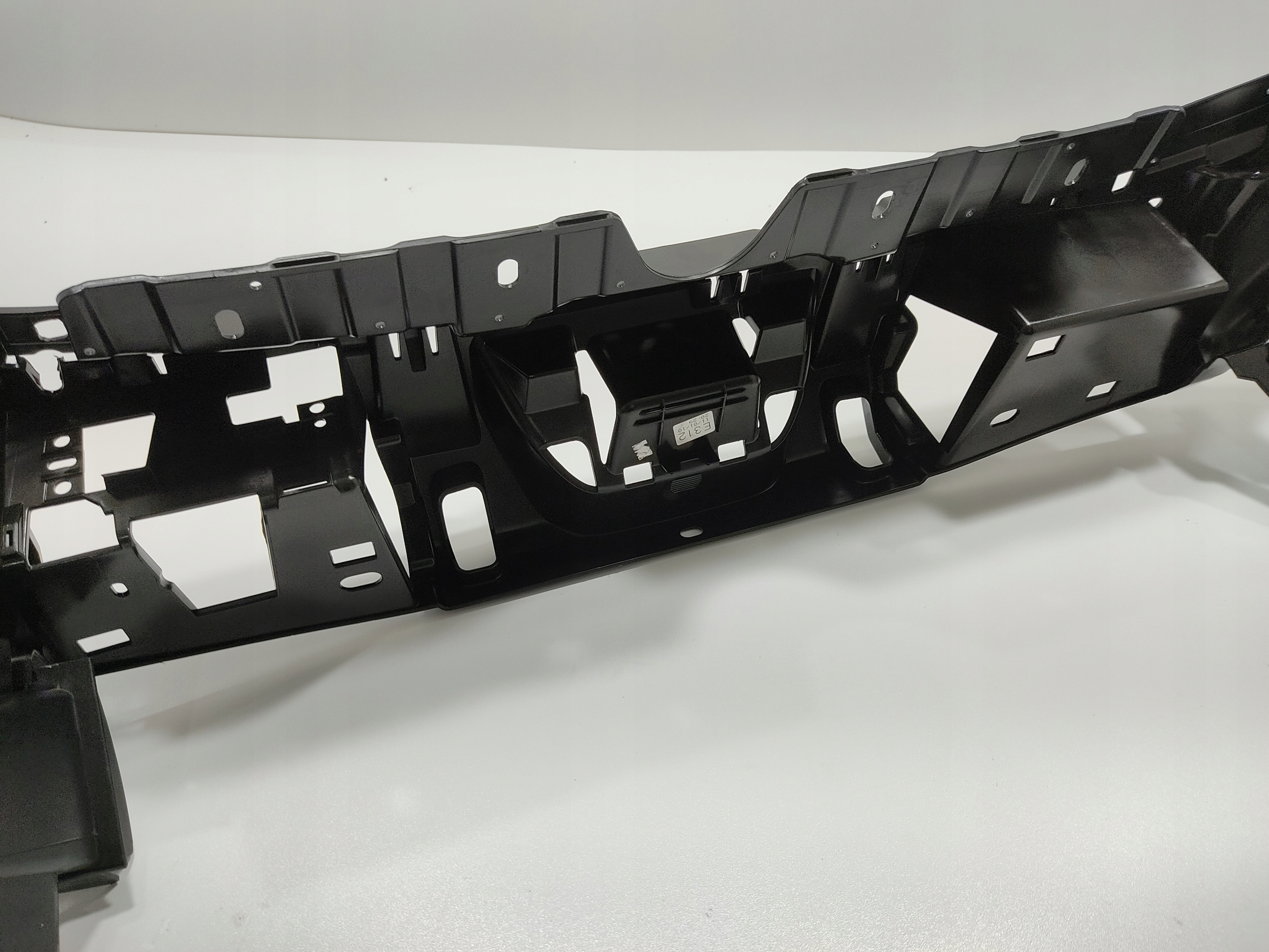 VÝSTUHA CZOŁOWE NÁRAZNÍKA PREDNA POD NÁRAZNÍK PEUGEOT 3008 I 9685142780