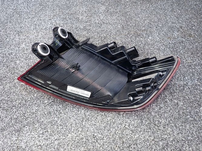 AUDI A4 B9 SEDAN LIFT 19-  LAVE ZADNE SVETLO