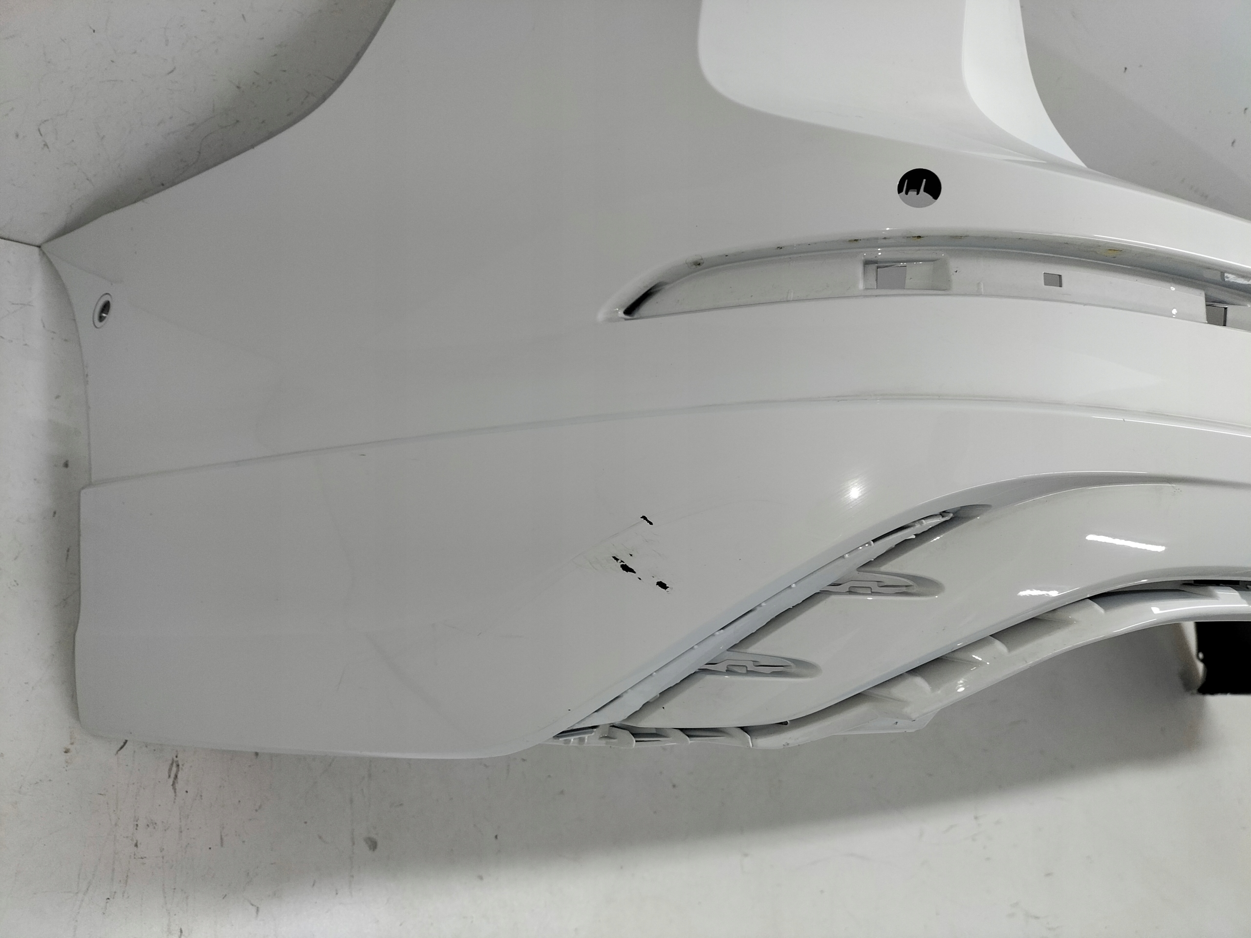 ZADNÝ NÁRAZNÍK VW GOLF 8 VIII 20-24 KOMBI R20 R-TYP