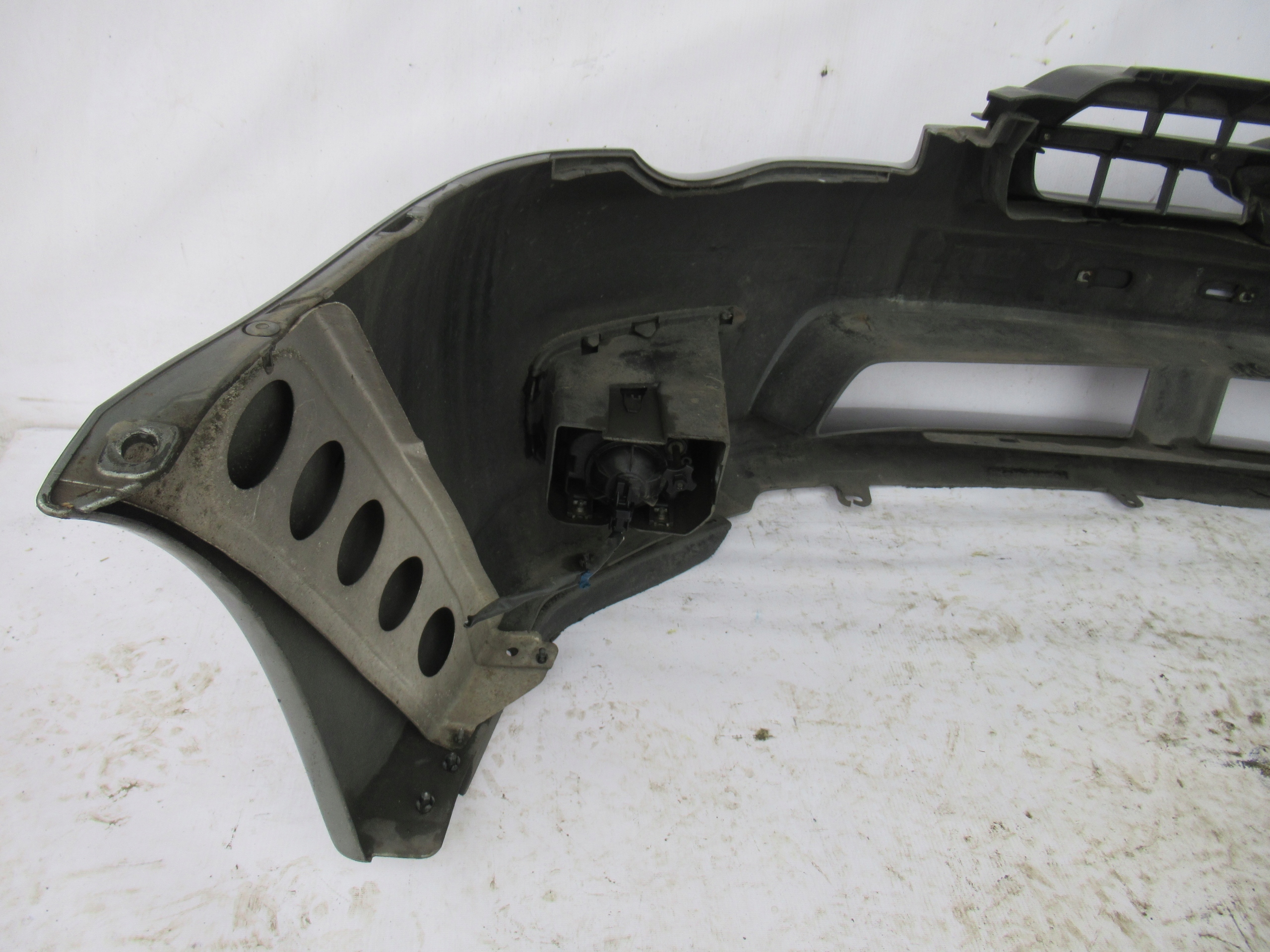 PREDNÝ NÁRAZNÍK SUBARU LEGACY 07-