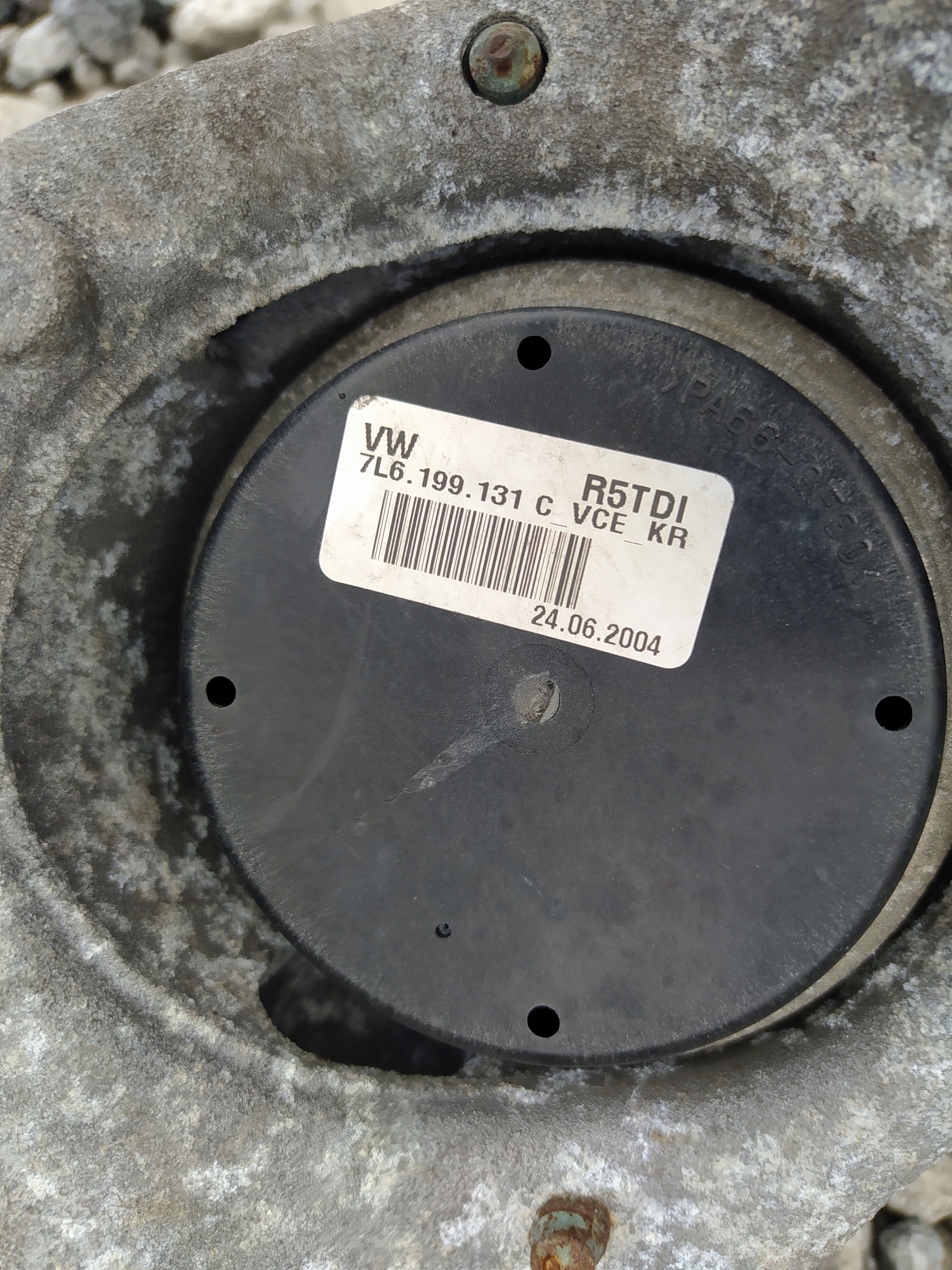 VW TOUAREG 7L6 2.5 PRIEČKA POD MOTOR 7l6199207