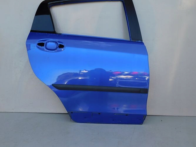 TOYOTA YARIS III LIFT 17- PRAVE ZADNE DVERE
