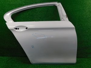 BMW F10 5 SEDAN PRAVE ZADNE DVERE BMW F10 5 SEDAN PRAVE ZADNE DVERE