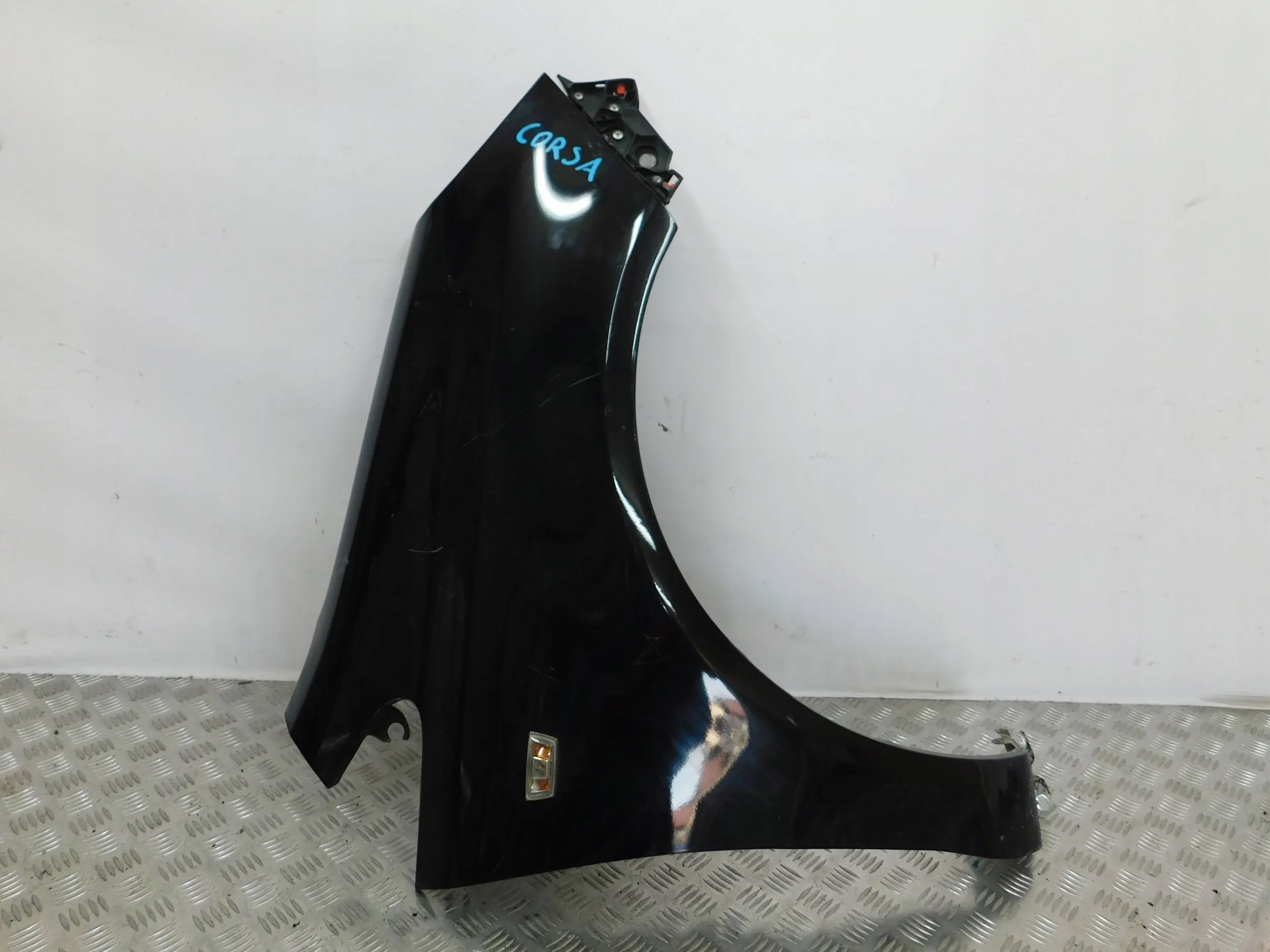 PRAVY PREDNY BLATNIK OPEL CORSA D