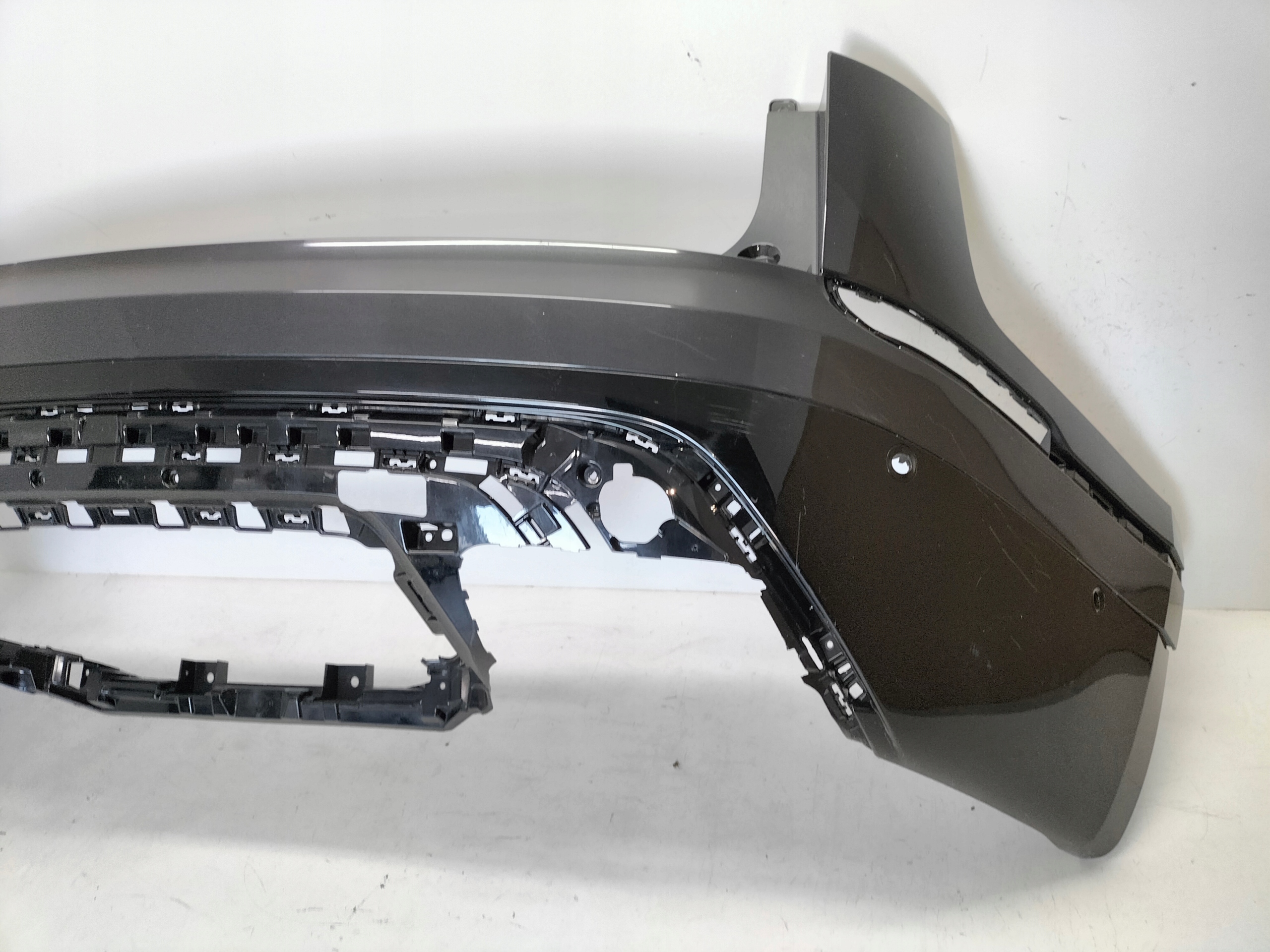ZADNÝ NÁRAZNÍK RANGE ROVER VELAR 17-
