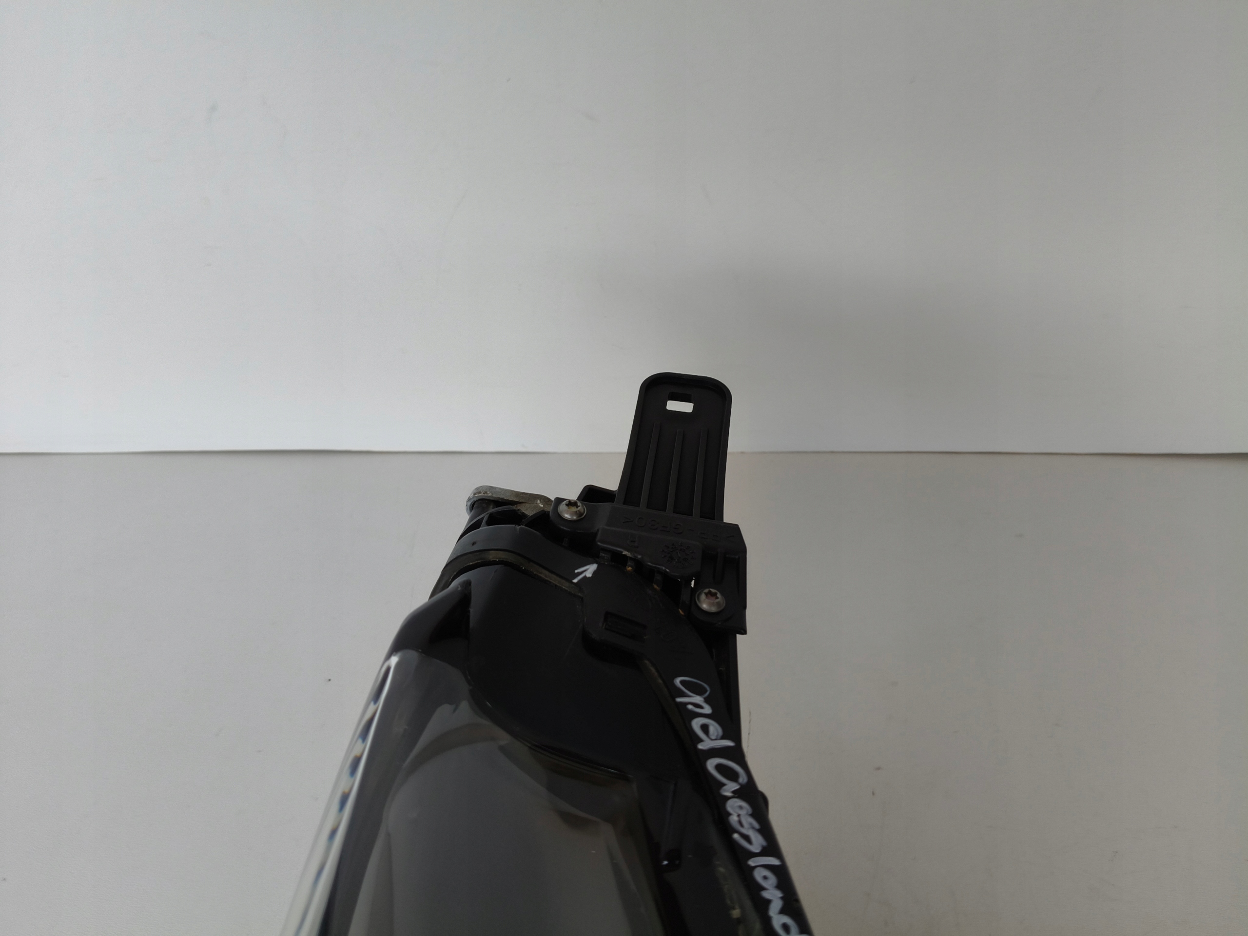 PRAVE PREDNE SVETLO OPEL CROSSLAND X 16- FULL LED
