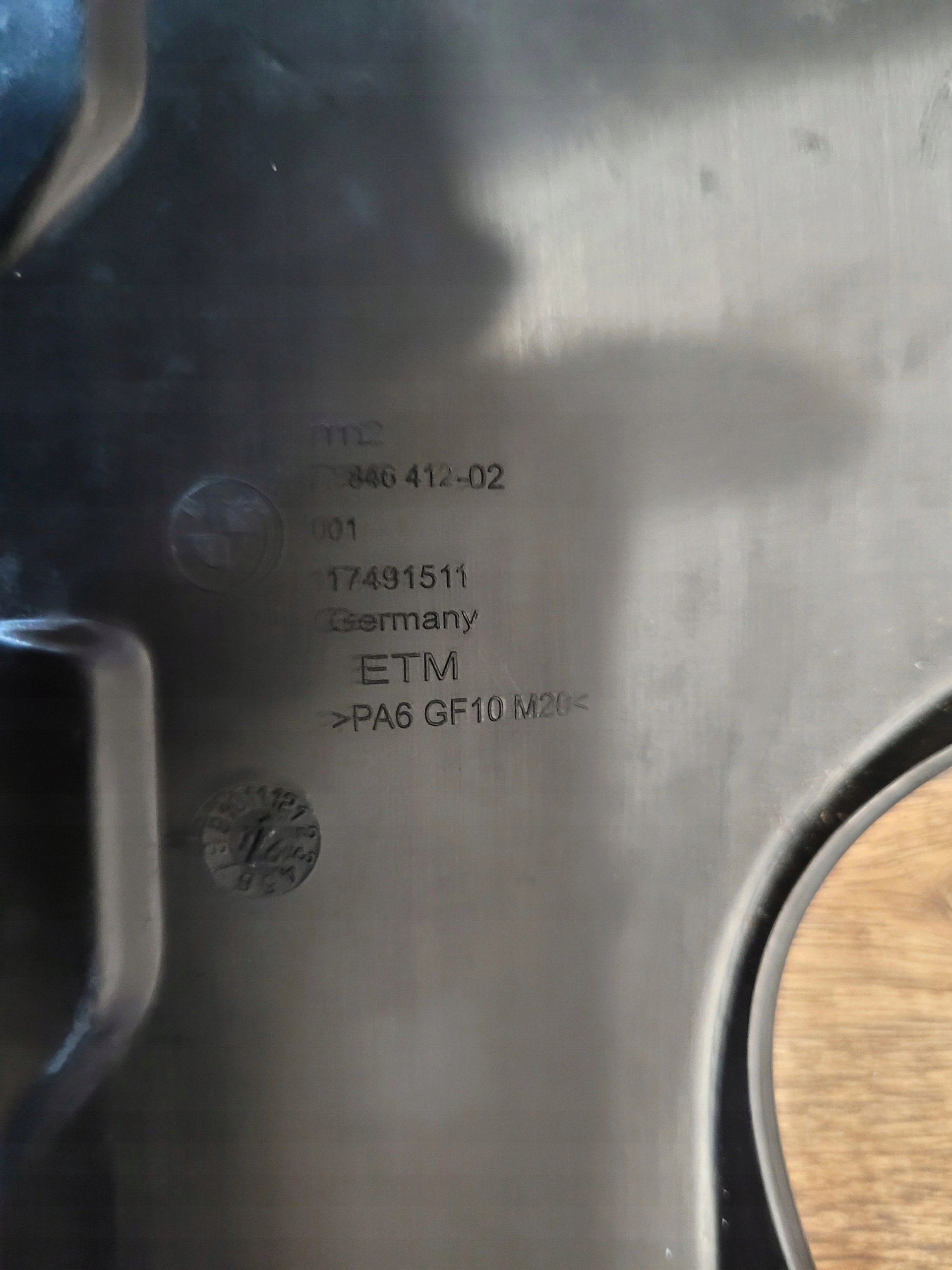 BMW M F30 KRYT MOTORA 17491511