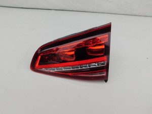 VW GOLF VII GTI PRAVE ZADNE SVETLO V KAPOTE VW GOLF VII GTI PRAVE ZADNE SVETLO V KAPOTE