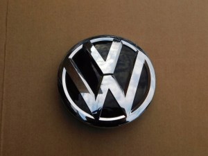 VW POLO 6C 14- LOGO ZNAK V ZADNEJ KAPOTE VW POLO 6C 14- LOGO ZNAK V ZADNEJ KAPOTE