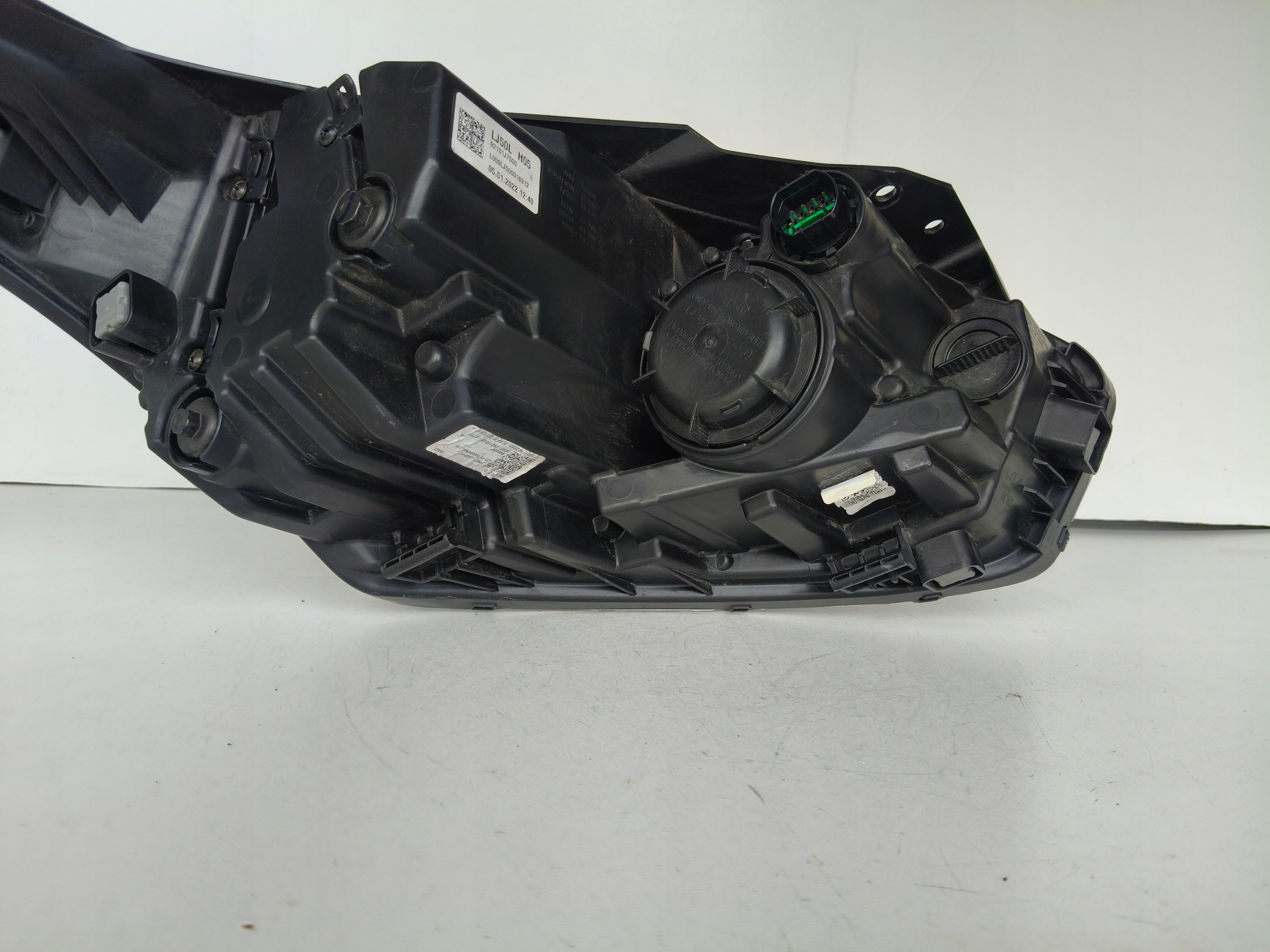 LAVE PREDNE SVETLO KIA CEED III 21- LIFT FULL LED