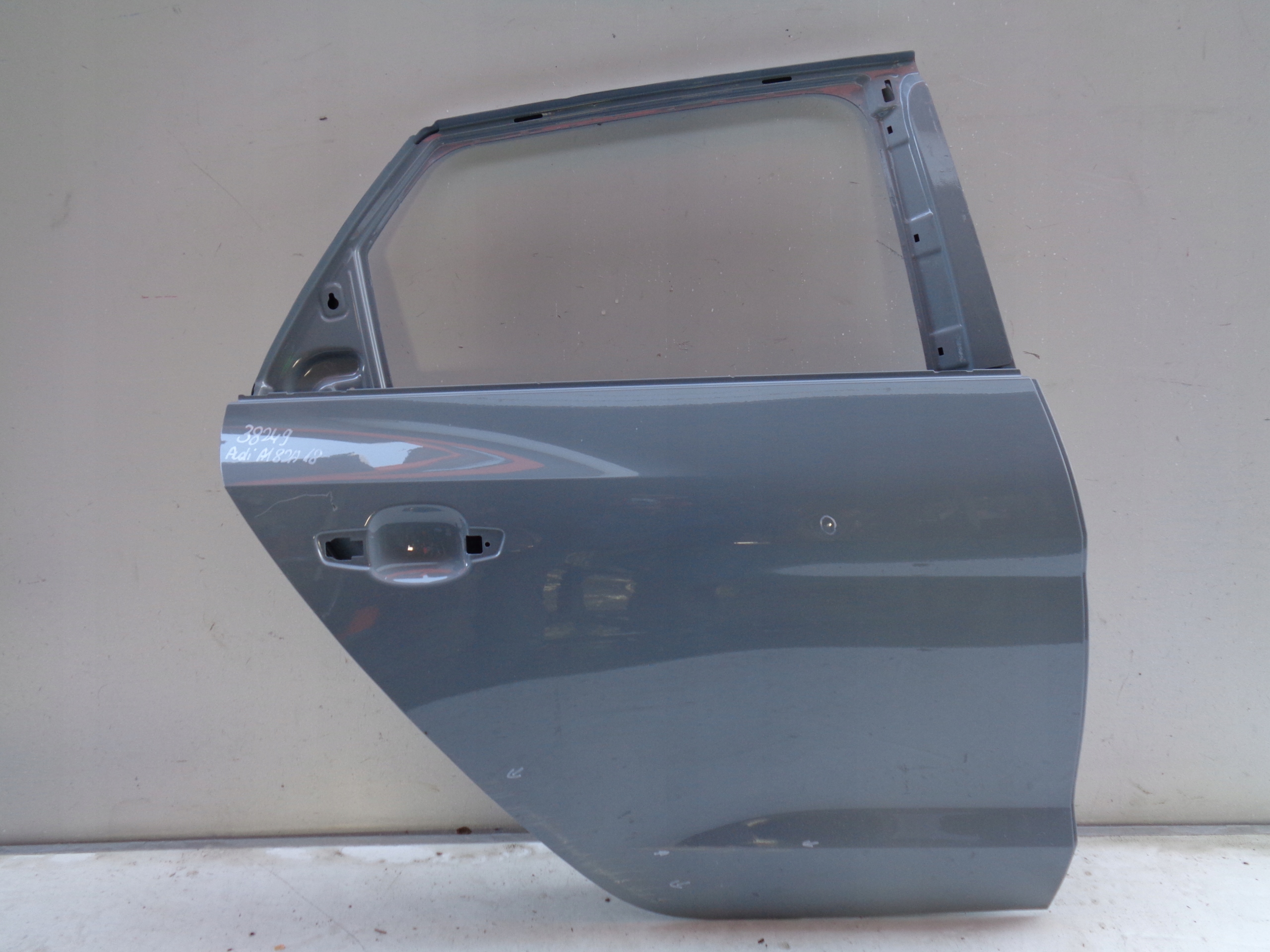 PRAVE ZADNE DVERE AUDI A1 82A 18- NR 38249