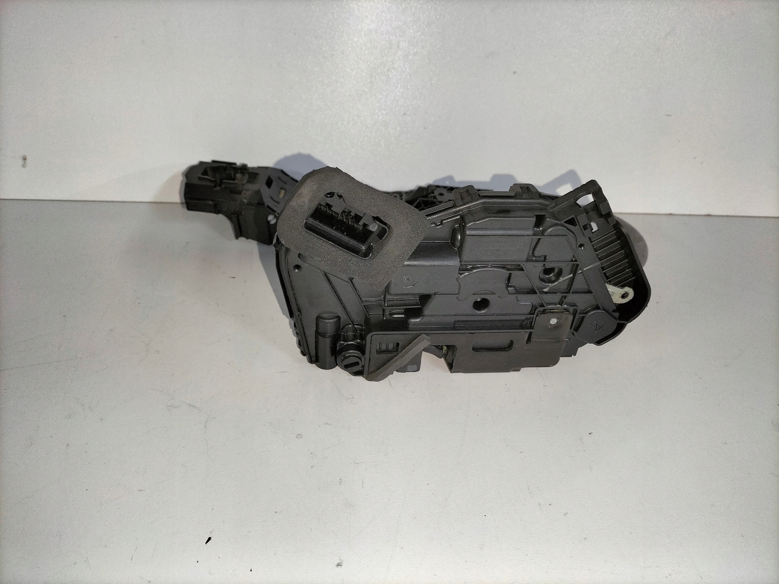 ZAMOK LAVYCH ZADNYCH DVERI VW TOURAN III 15- CADDY III 15- POLO 17- TIGUAN II 16-