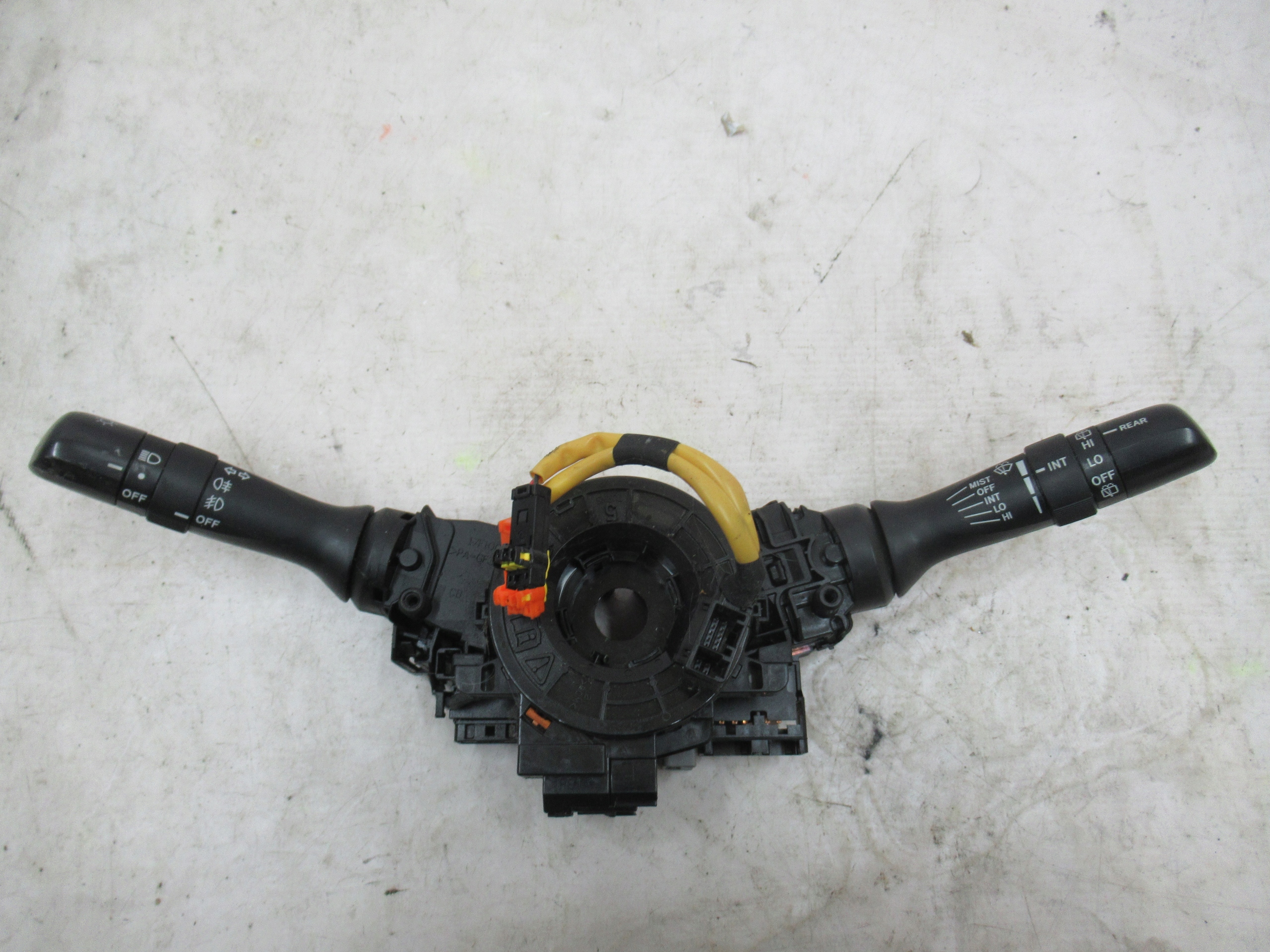 PÁČKY POD VOLANT TOYOTA PRIUS 2 II