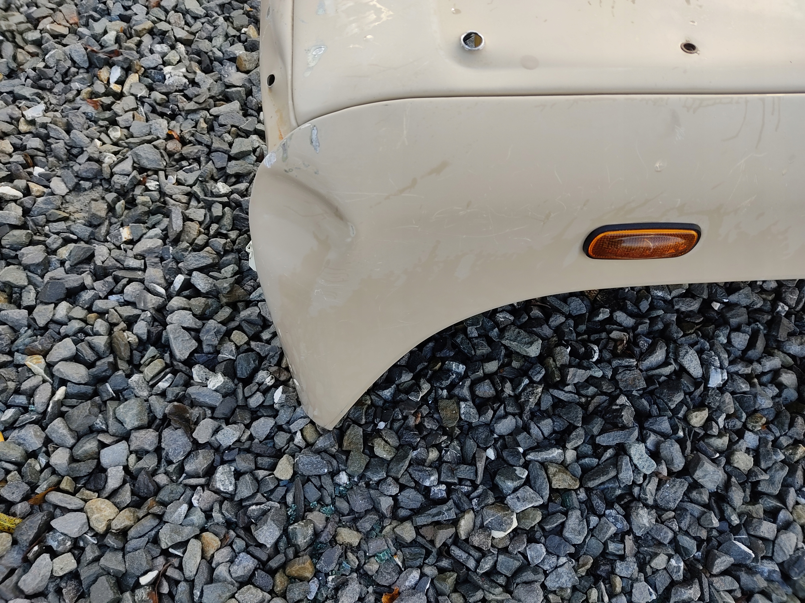 ĽAVÝ PREDNÝ BLATNÍK LAND ROVER DEFENDER 1999-2014