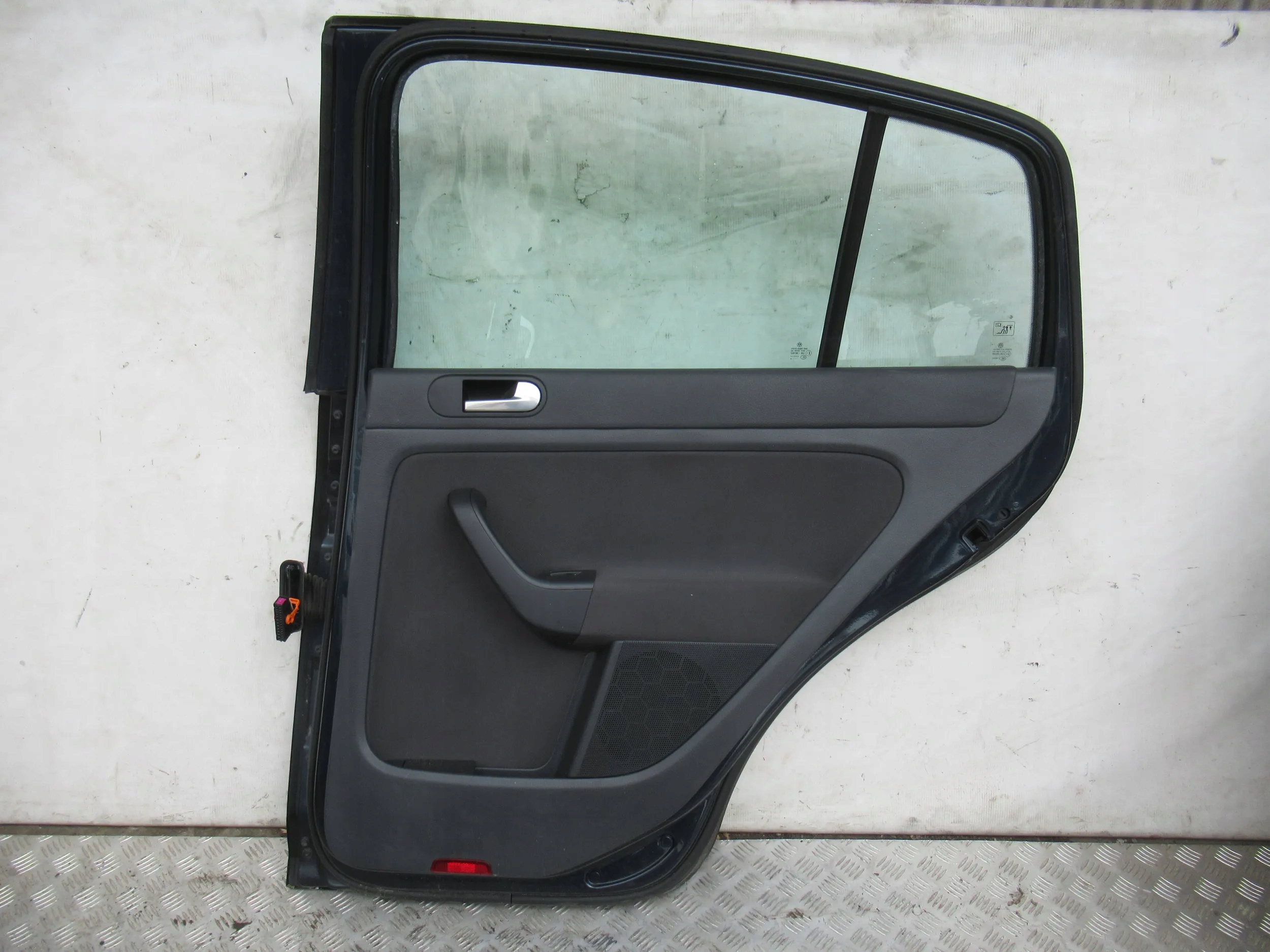 PRAVE ZADNE DVERE VW GOLF V PLUS