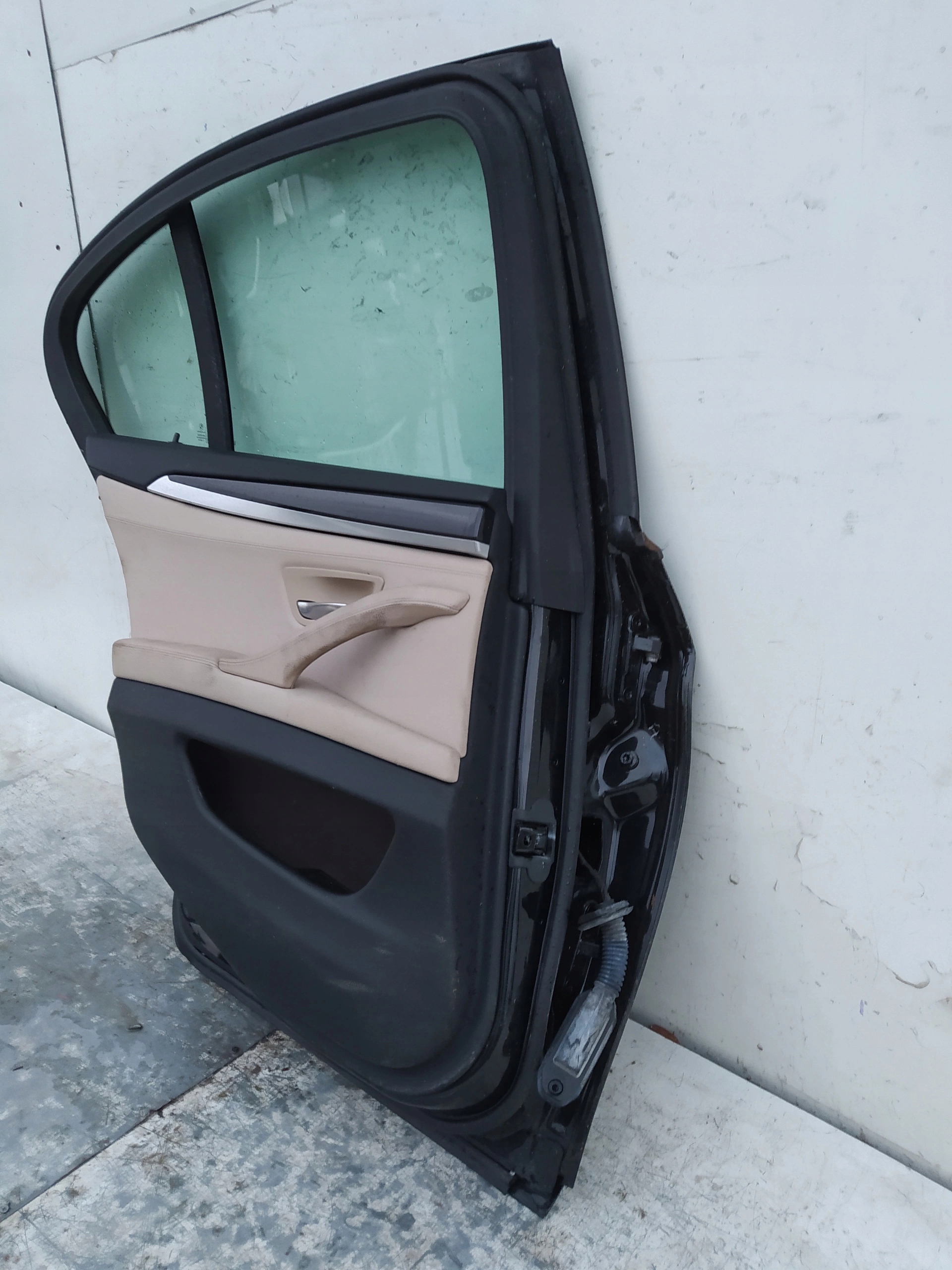 BMW 5 F10 LAVE ZADNE DVERE